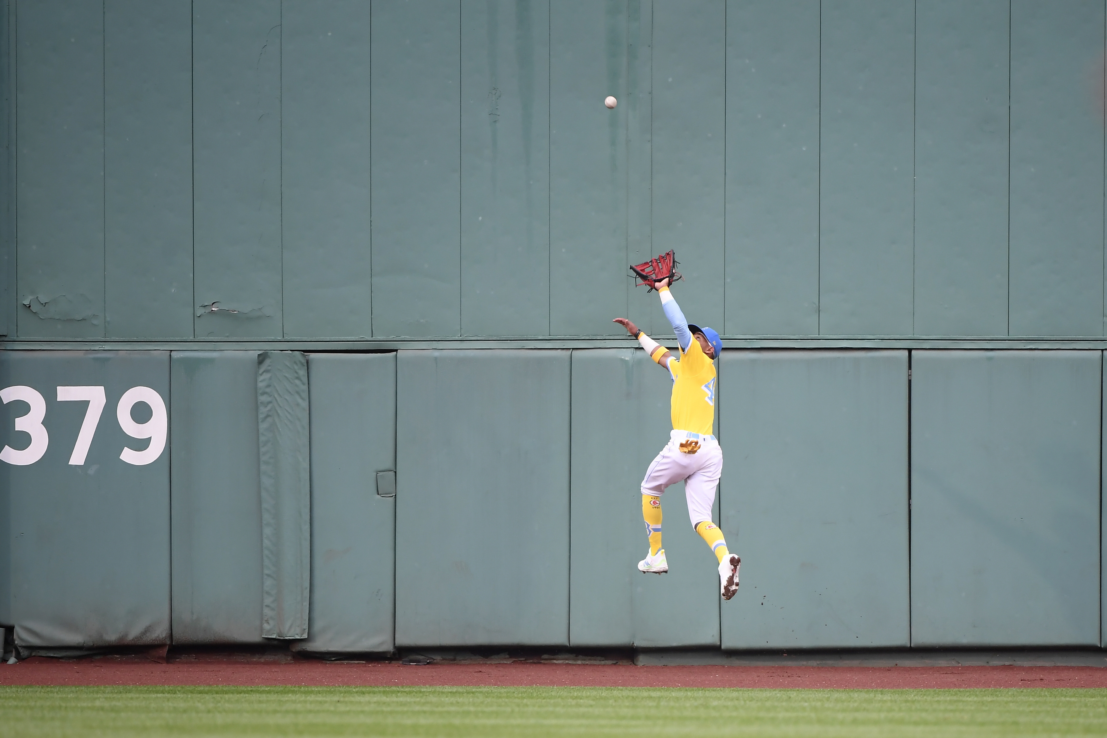 10 years ago, the Red Sox collapsed vs. the Orioles. They're wary of  bringing those 2011 memories back to life - The Boston Globe