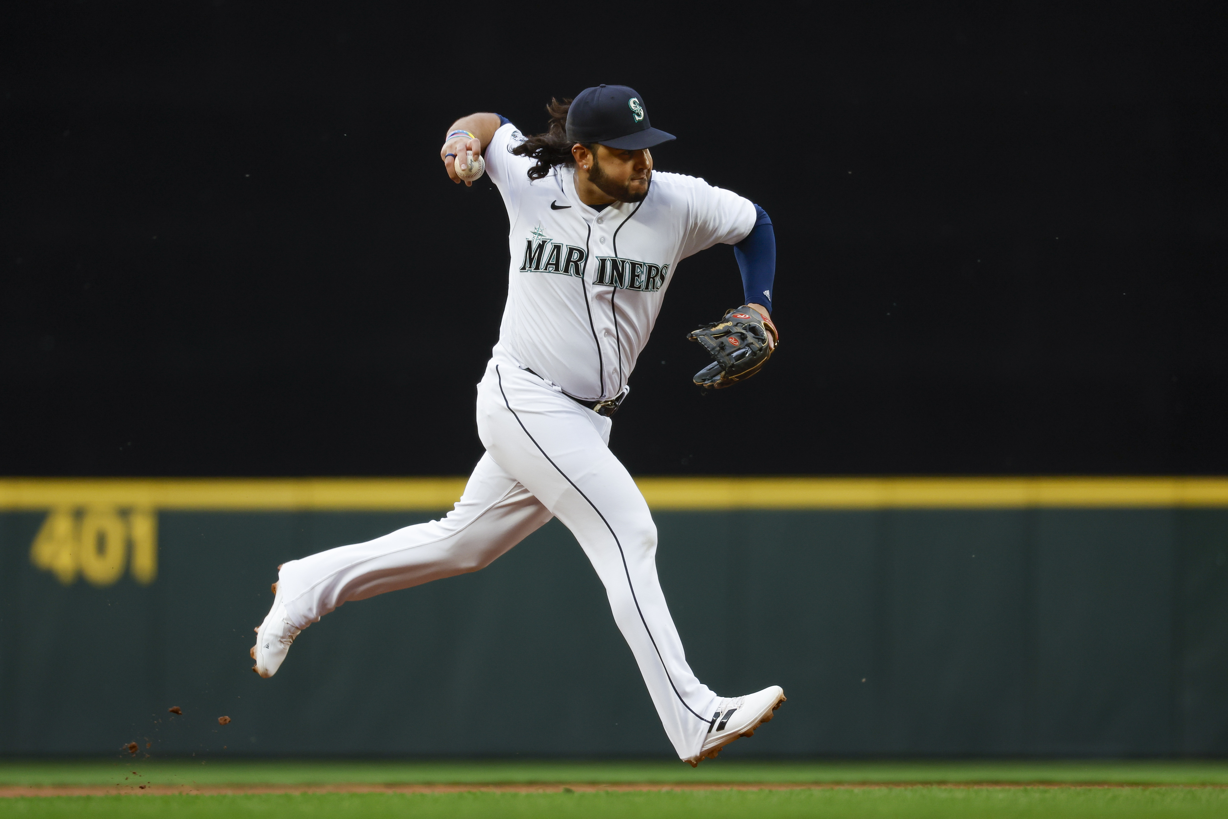 George Kirby, Mike Ford lead Mariners past Marlins