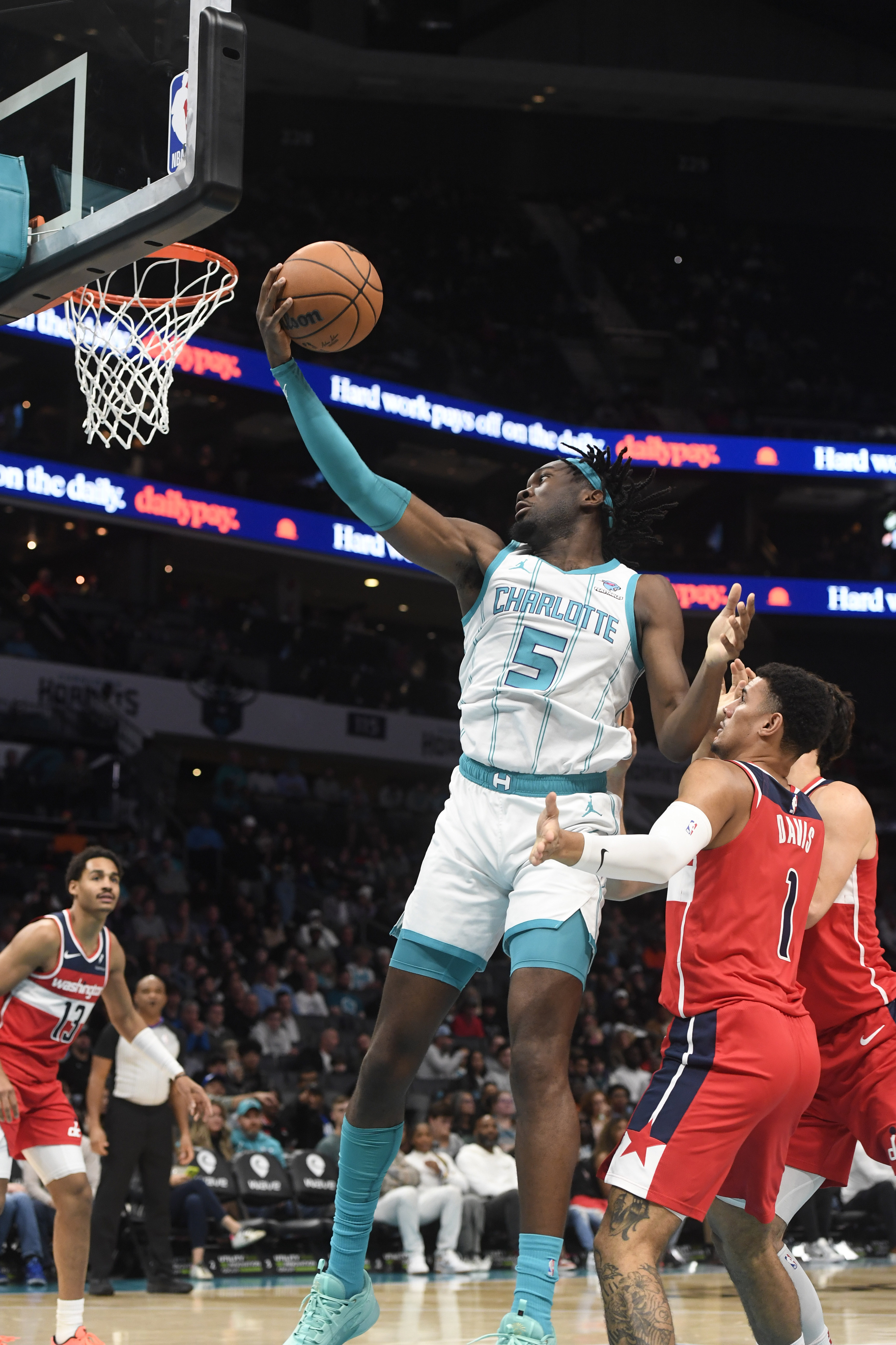 LaMelo Ball, Hornets rally from 19-point deficit to hand Wizards