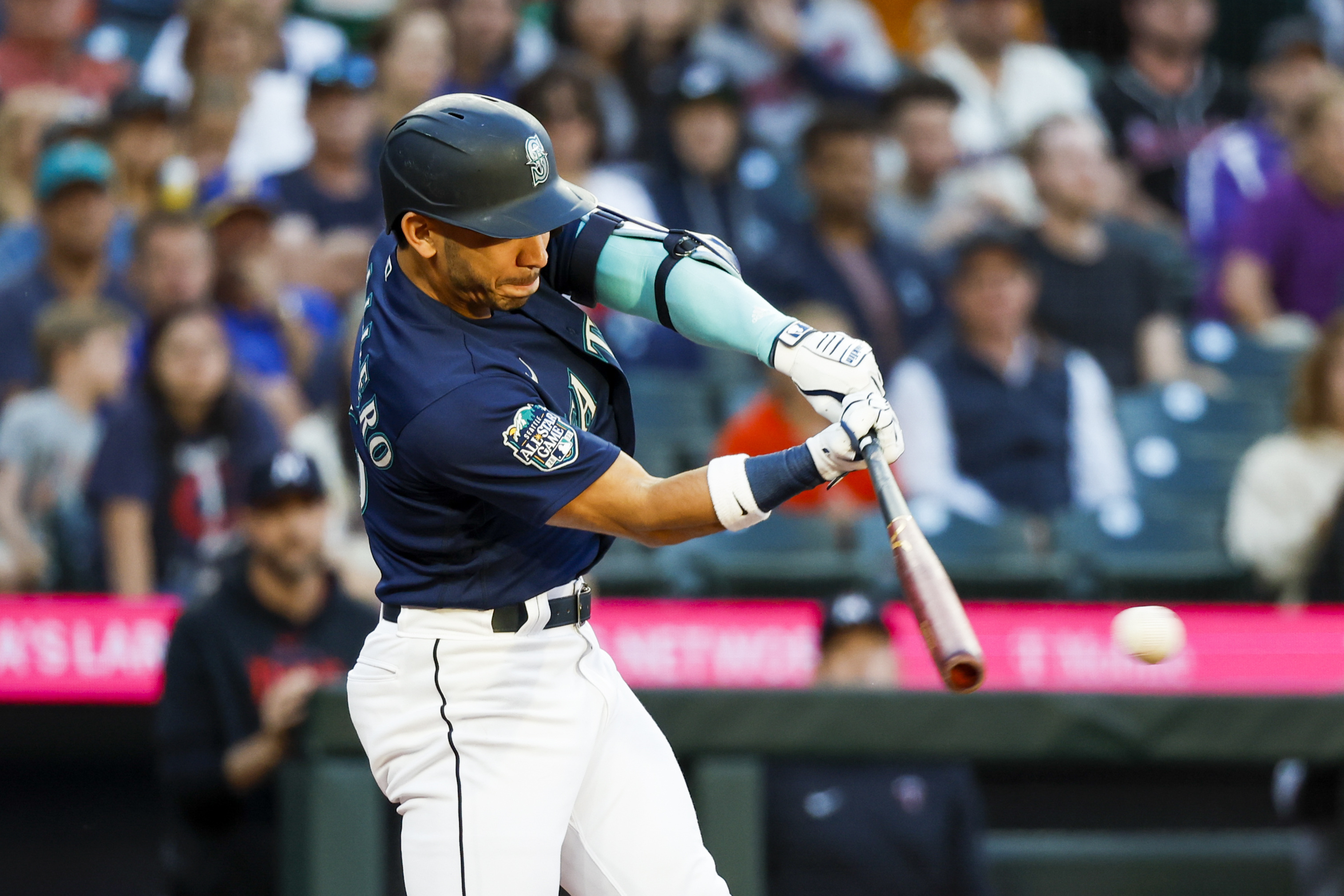 Mariners Hold On To Capture Opener Vs. Twins 