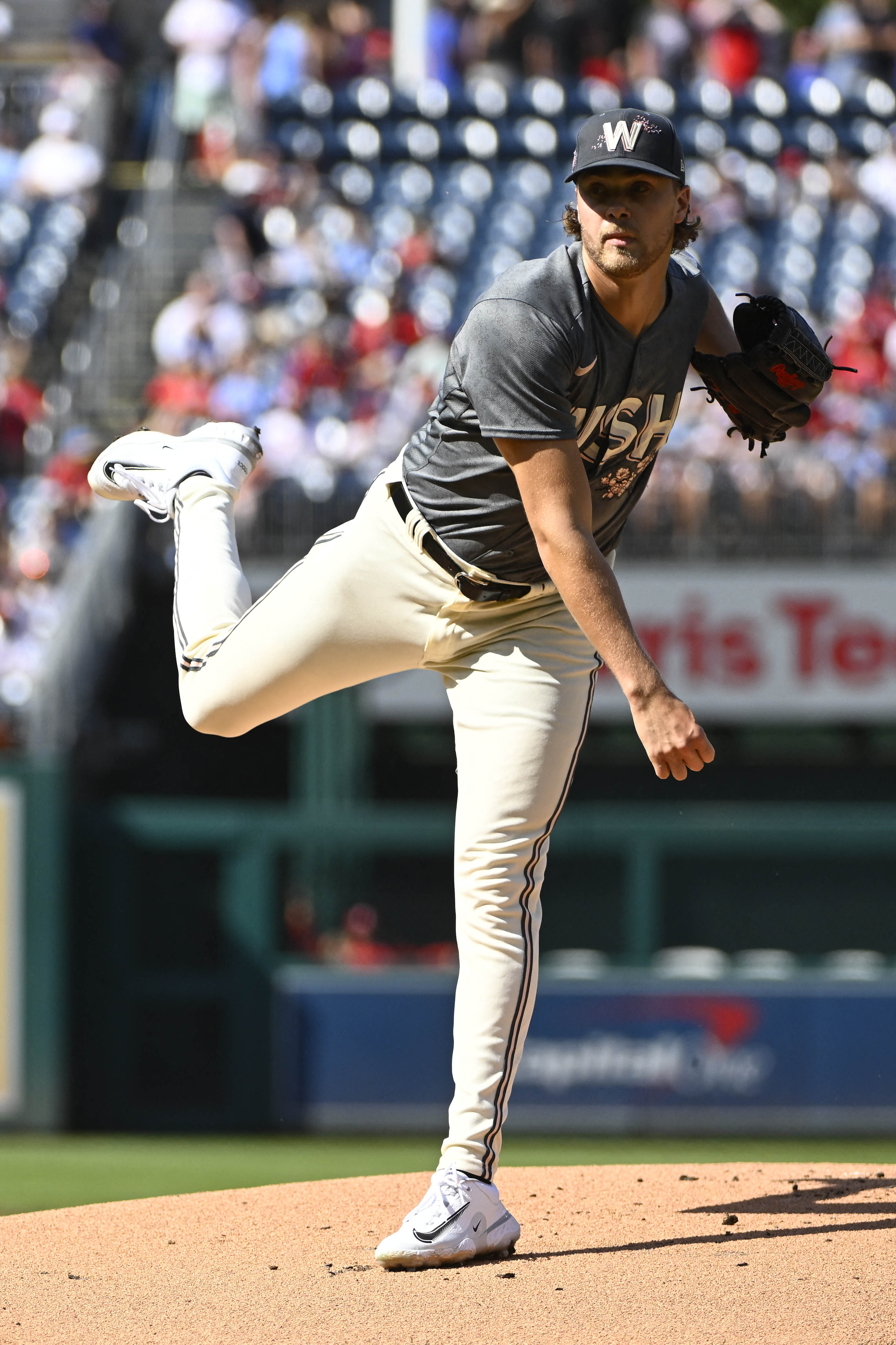 Trea Turner homers twice as Phillies score 8 runs in 8th inning