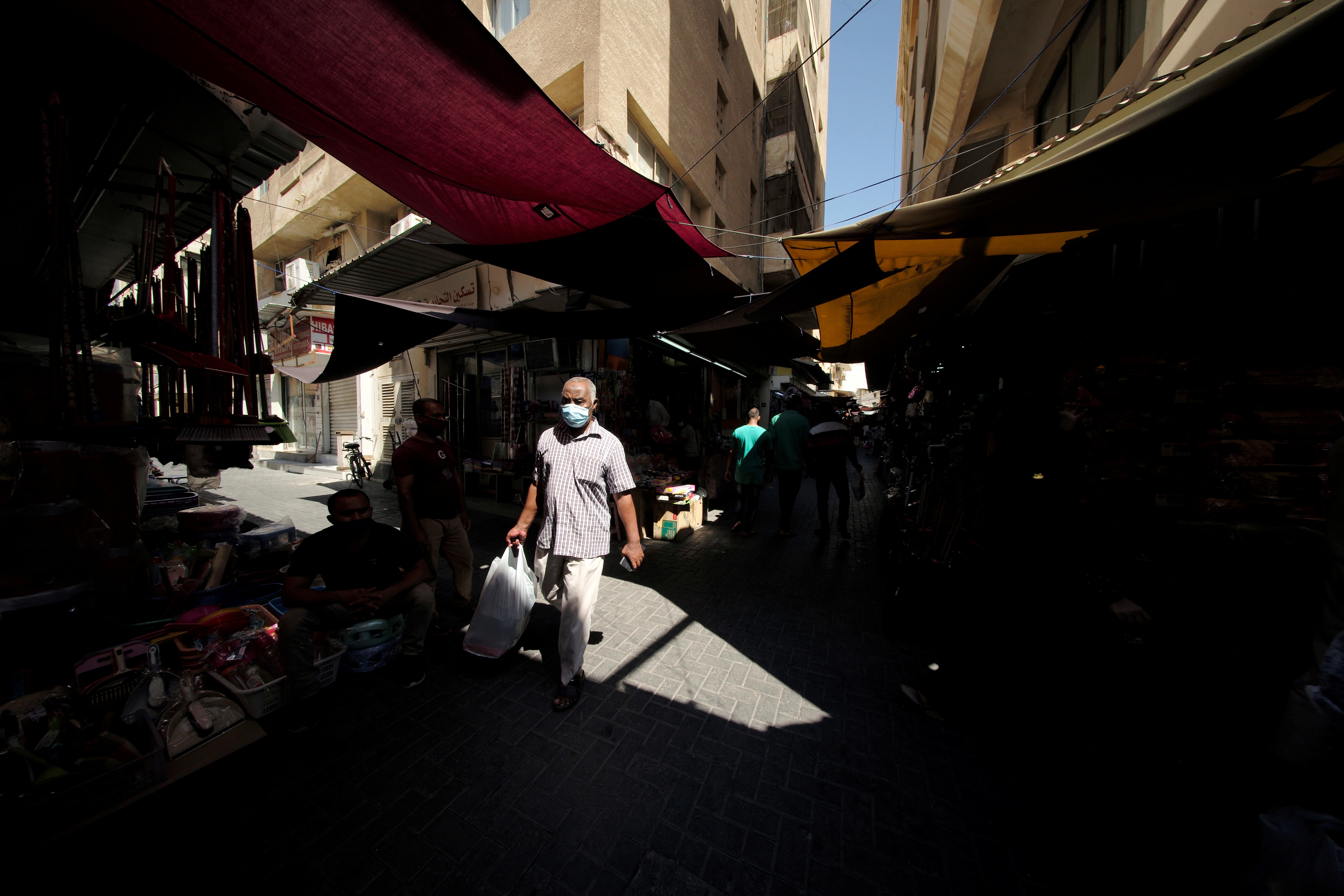 Bahrain Clamps Down On Restaurants And Schools To Contain Covid 19 Ministry Reuters