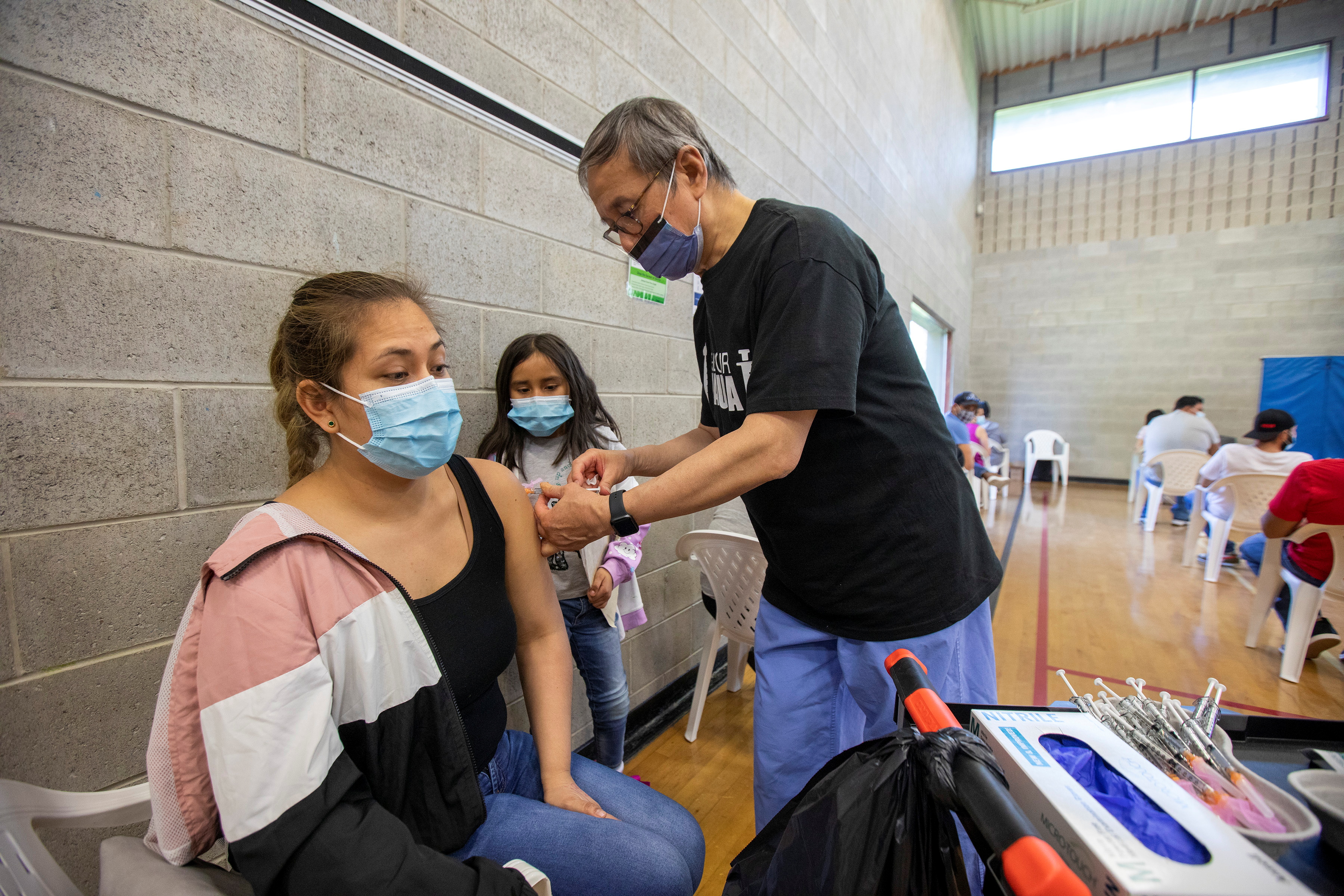 The Latino community organizes a vaccine clinic for their community in Toronto