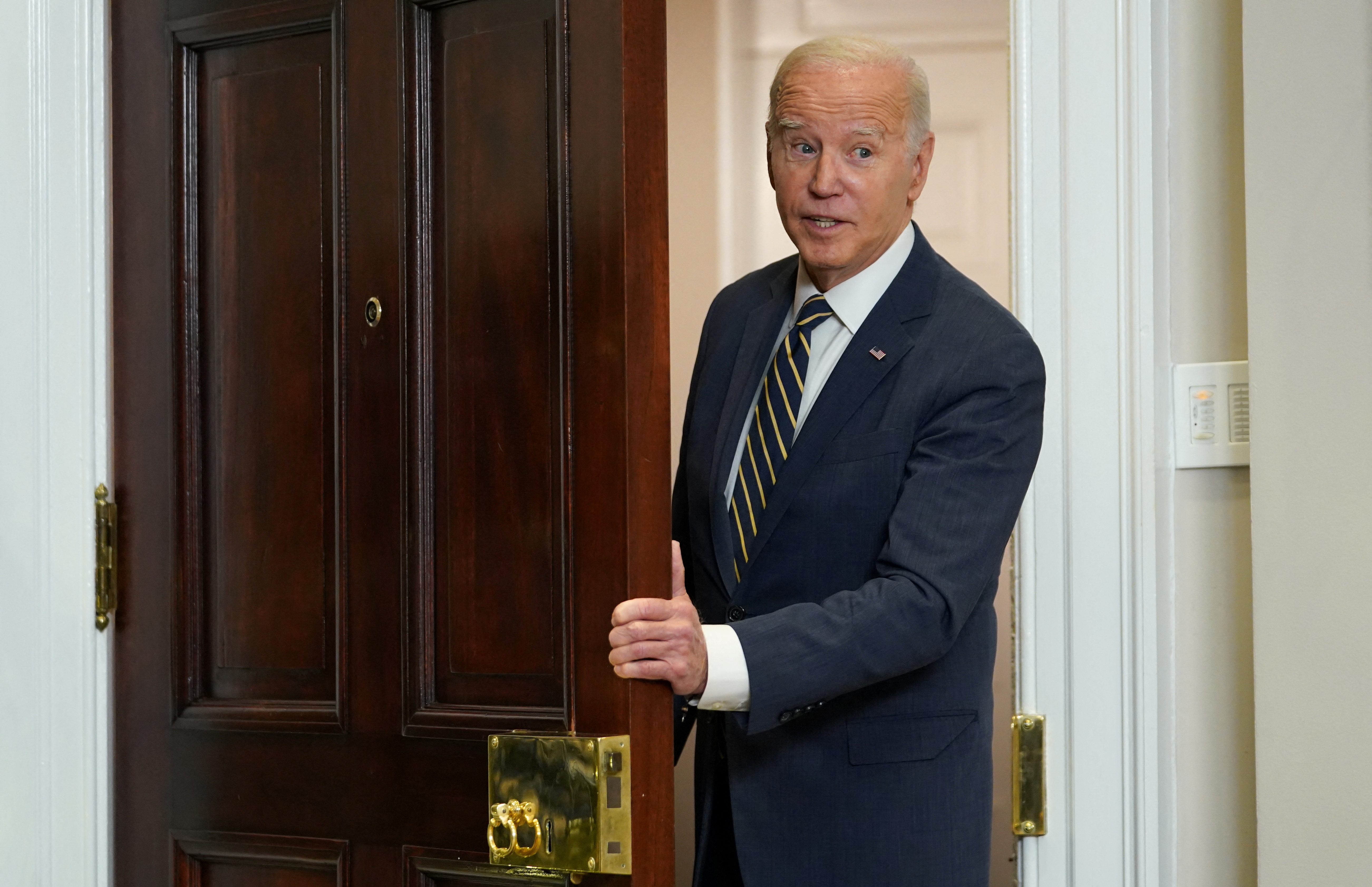 Kremlin accuses Biden of 'demonising' Russia to win more Ukraine money from  Congress | Reuters