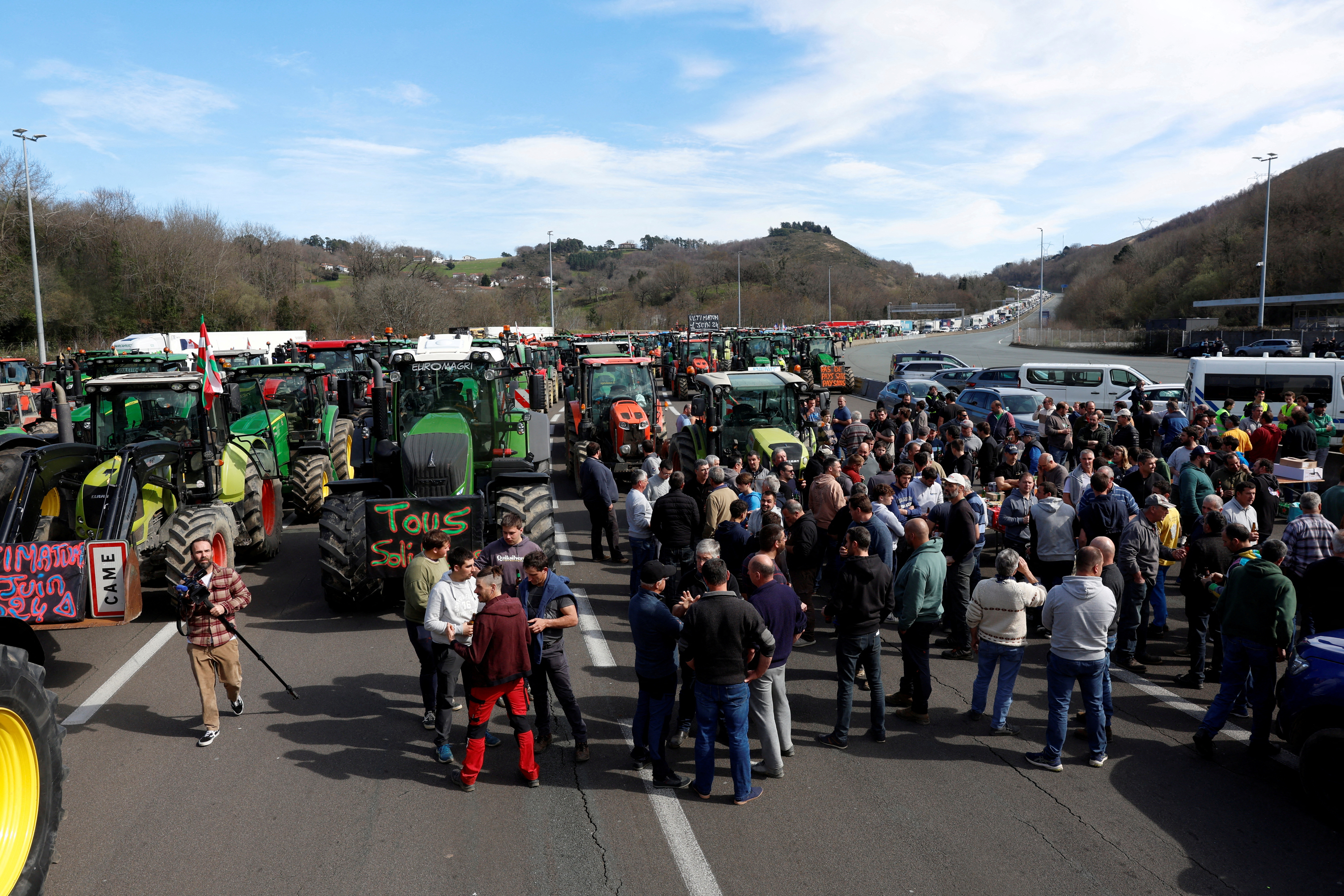 French and Spanish farmers join forces to block border at Biriatou
