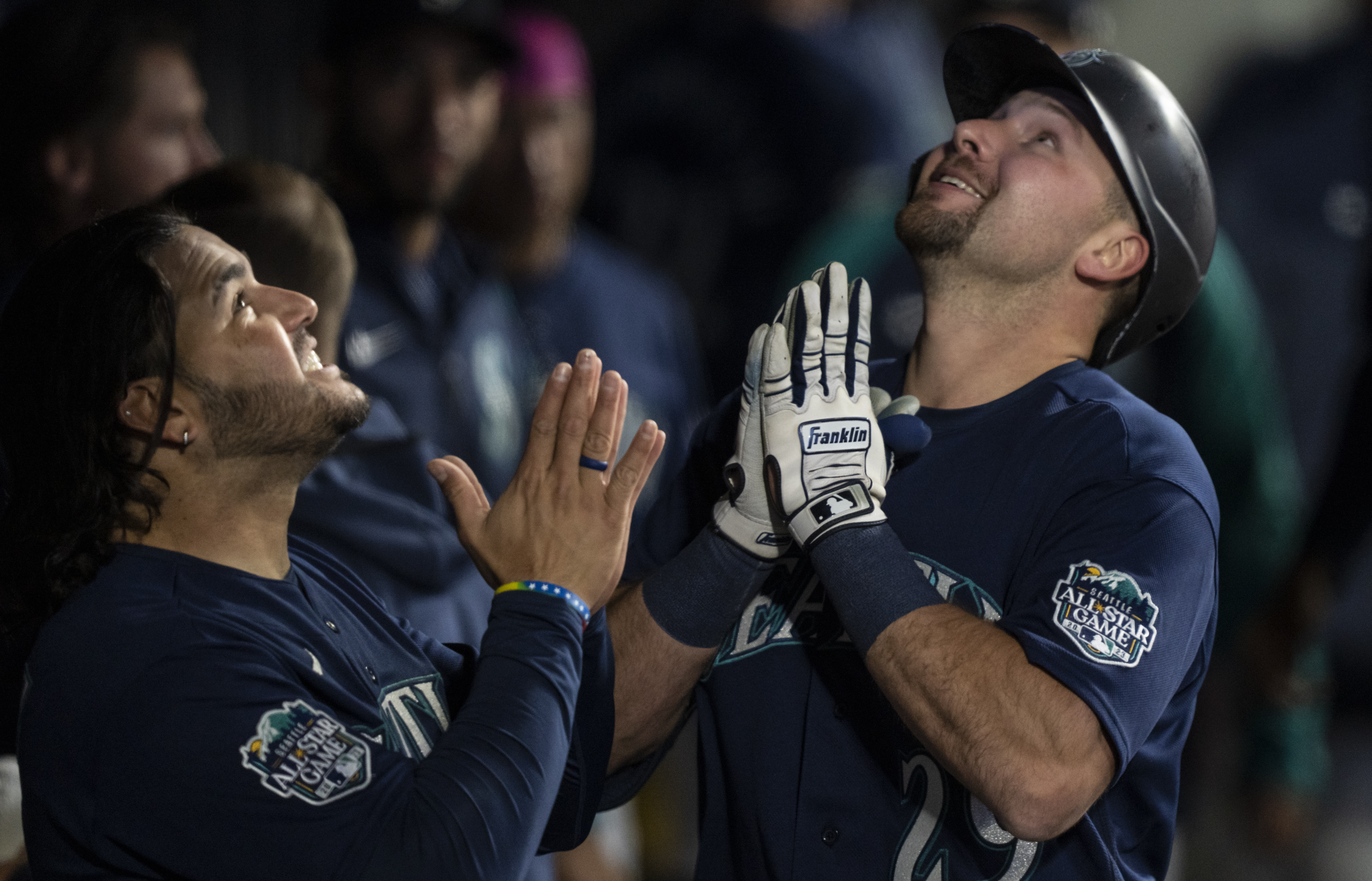 Corbin Burnes leaves Brewers game against Mariners with an injury