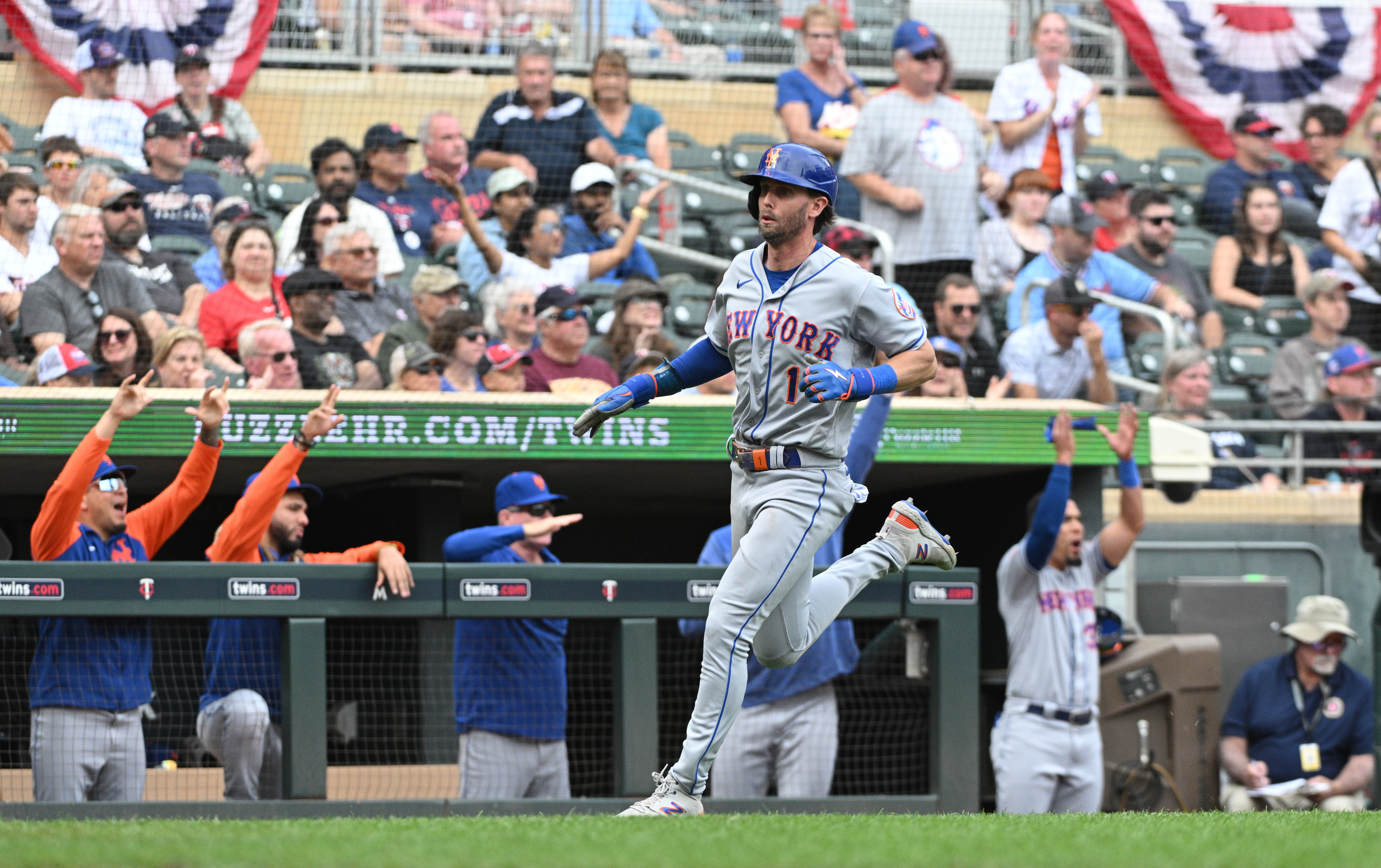 5 Mets pitchers combine for shutout of Twins