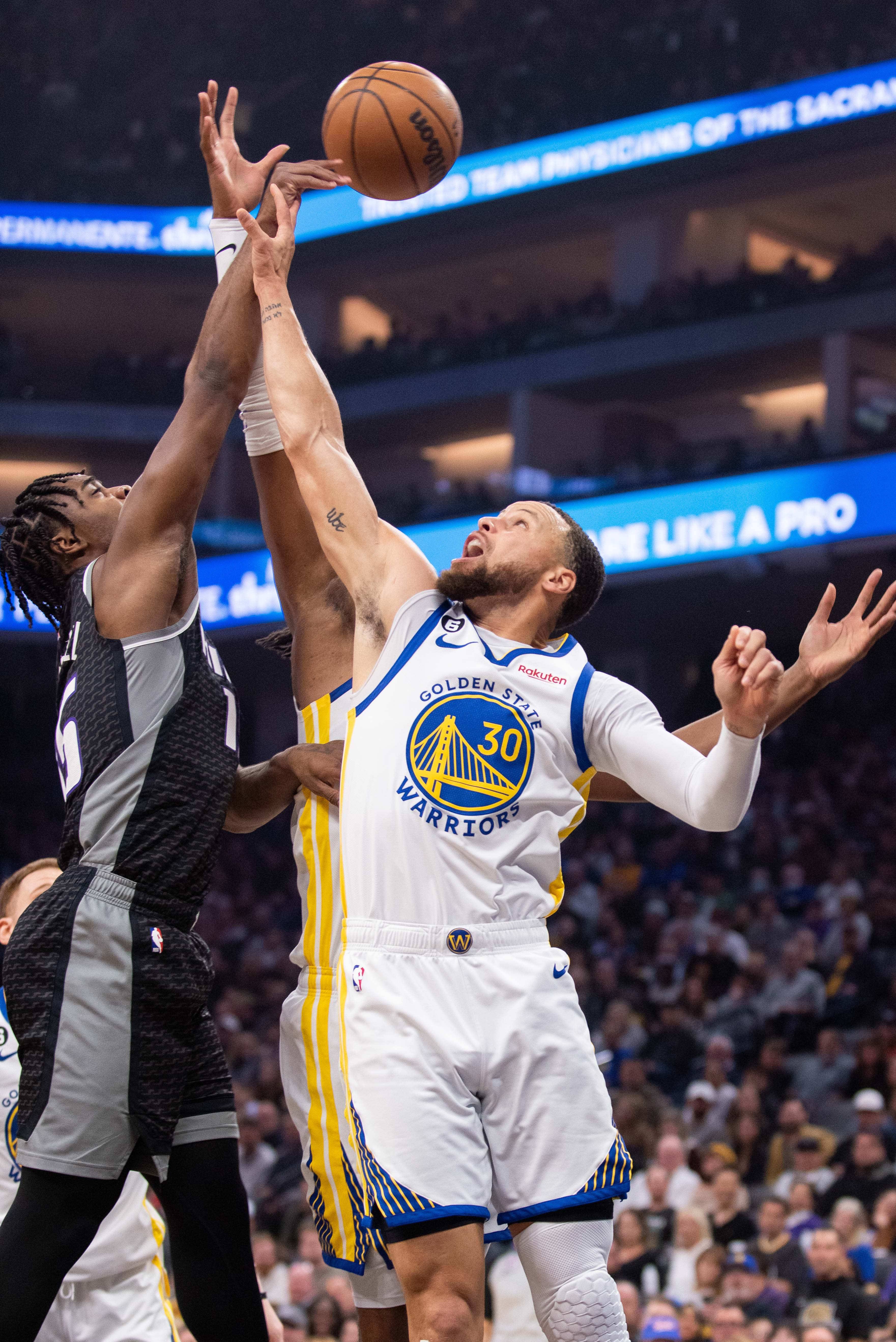 NBA Playoffs: LA Lakers enter semis after crushing Memphis Grizzlies,  Sacramento Kings beat Golden State Warriors to take series to decider