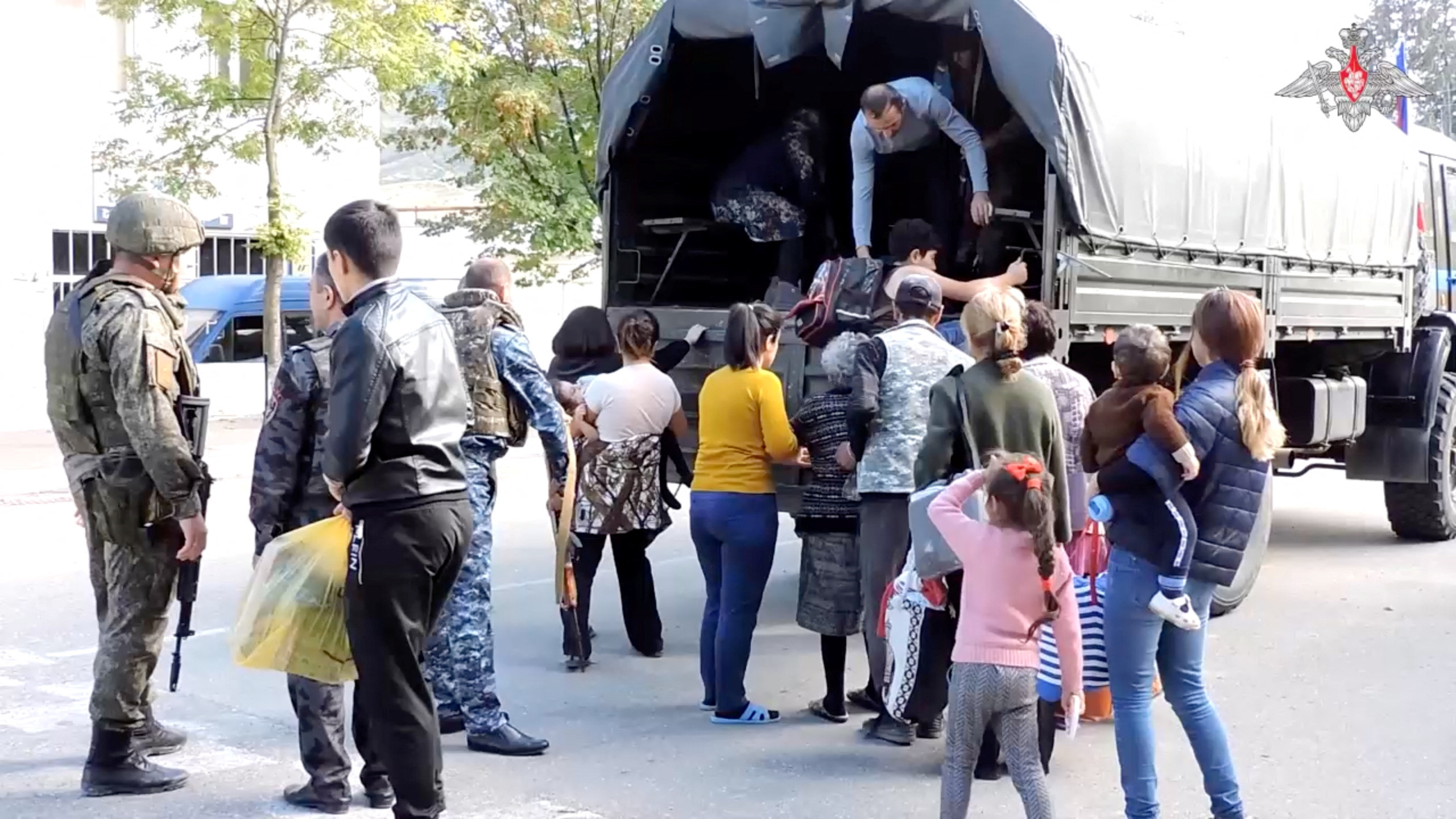 First refugees from Nagorno-Karabakh arrive in Armenia following  Azerbaijan's military offensive