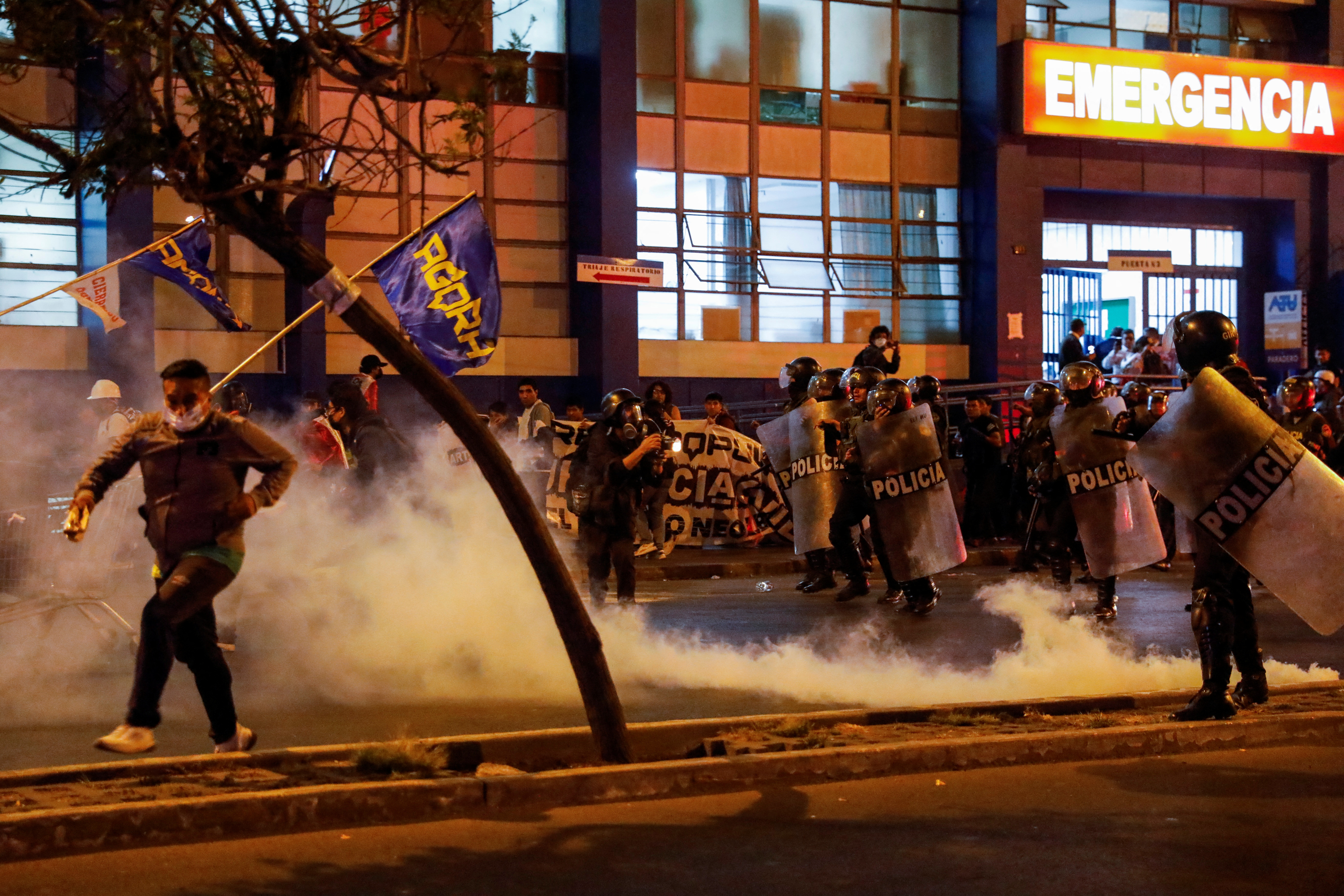 Protests despite a government proposal to bring forward elections, in Lima