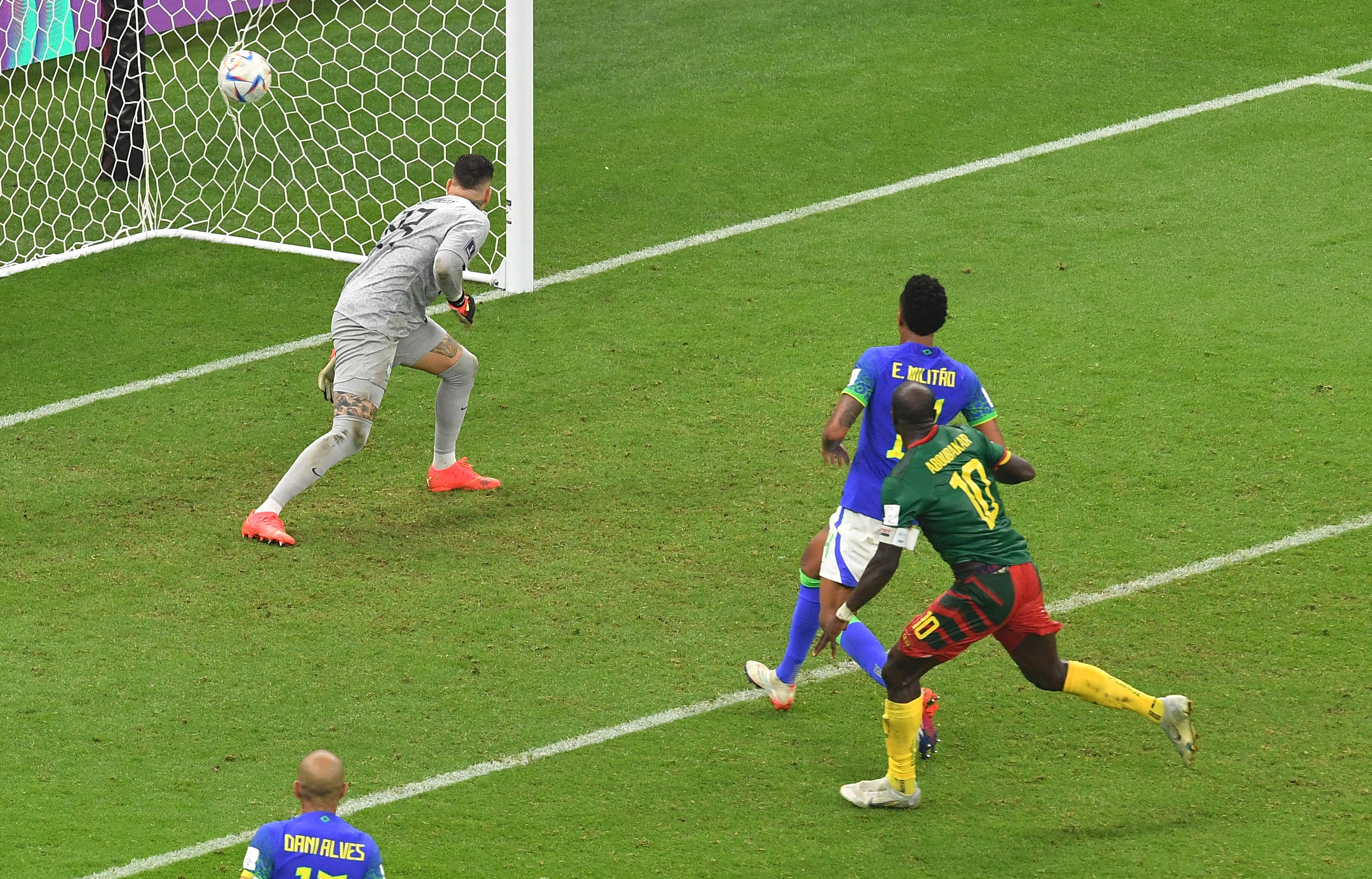 Brazil beats Switzerland in their second Group G match of  the World Cup