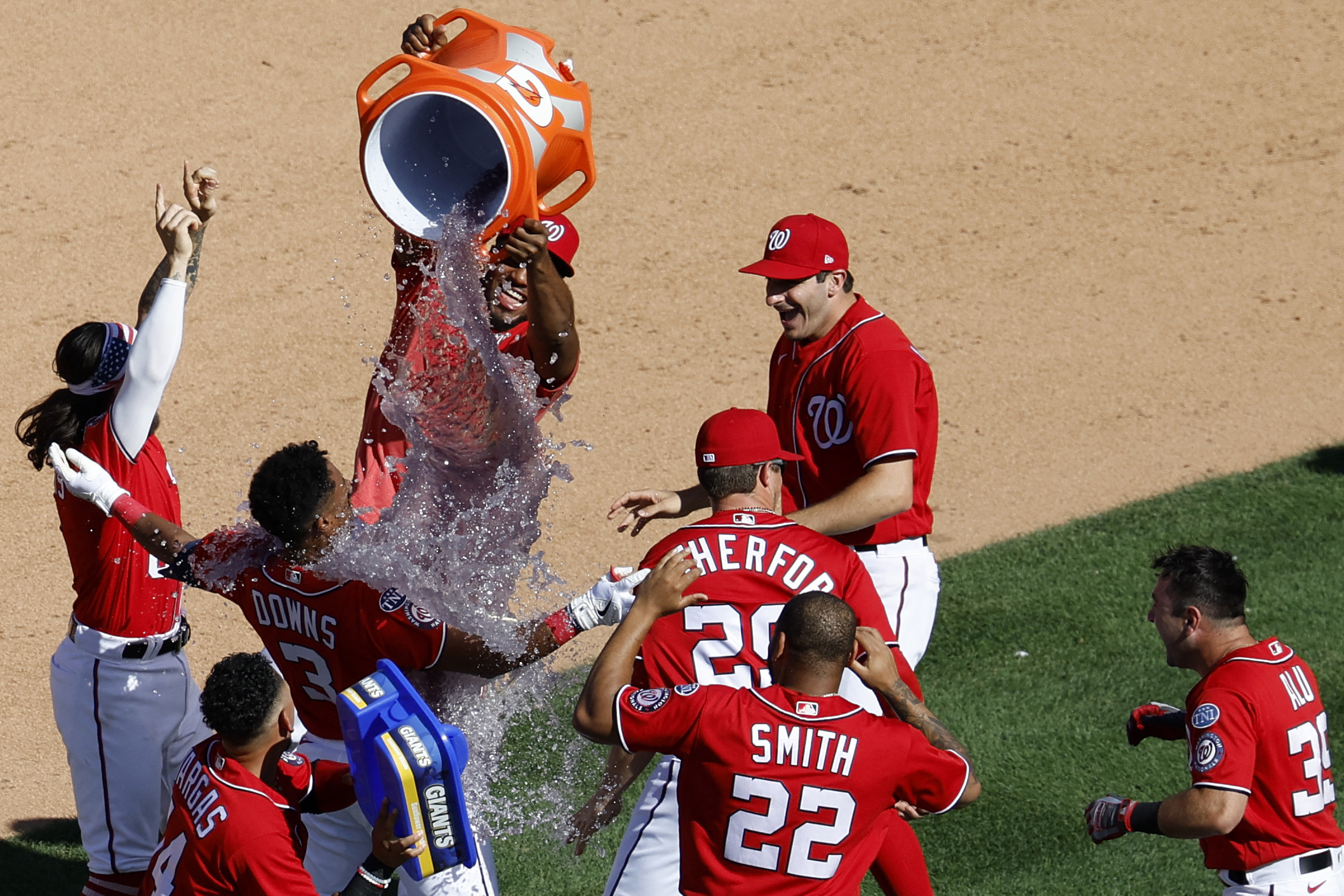 Jeter Downs caps Nats' comeback with walk-off hit