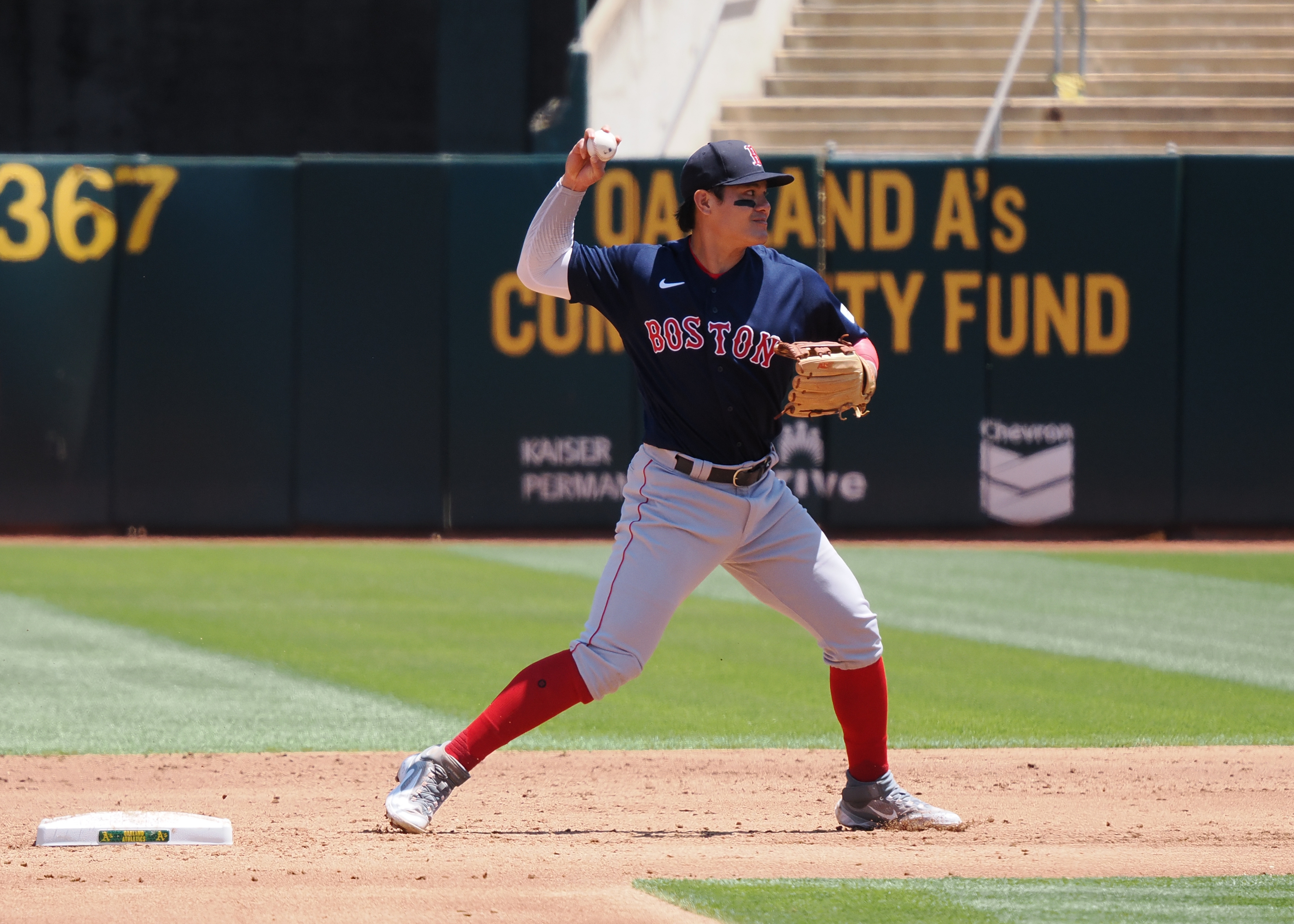 A's use 3 HRs to dispatch Red Sox