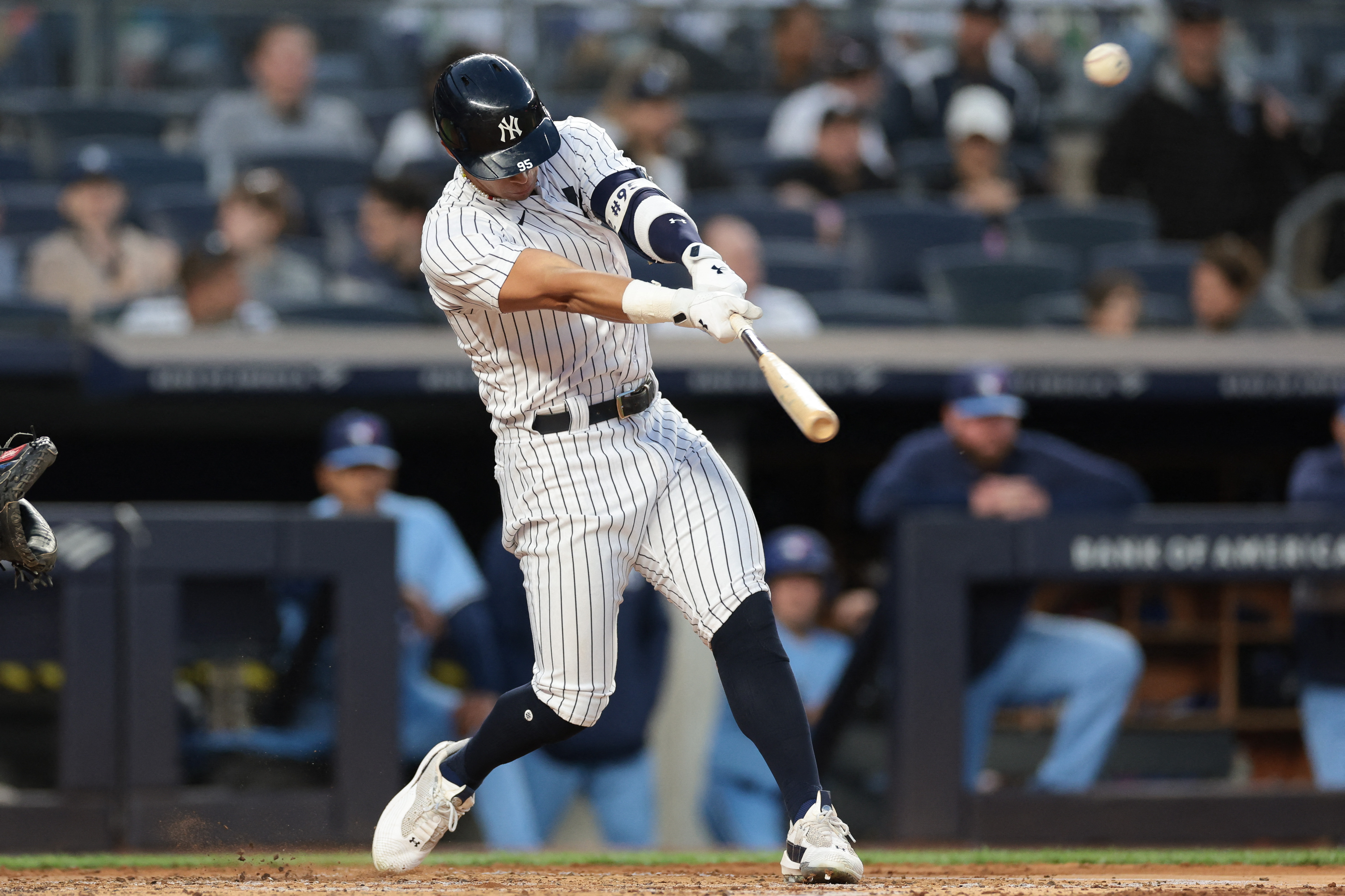 Guerrero's 11th homer in Bronx leads Blue Jays over Yankees 6-1