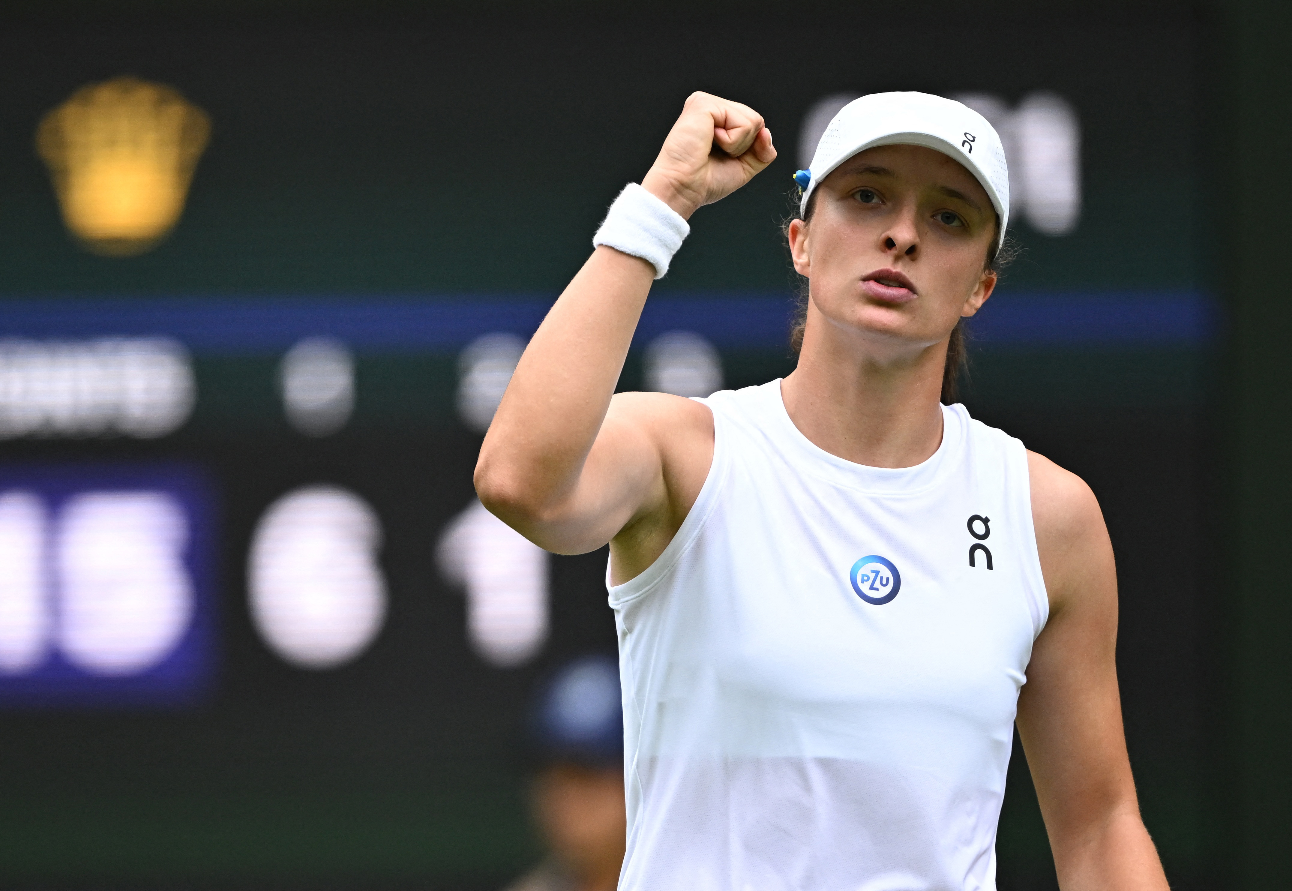Superb Swiatek surges into Wimbledon third round Reuters