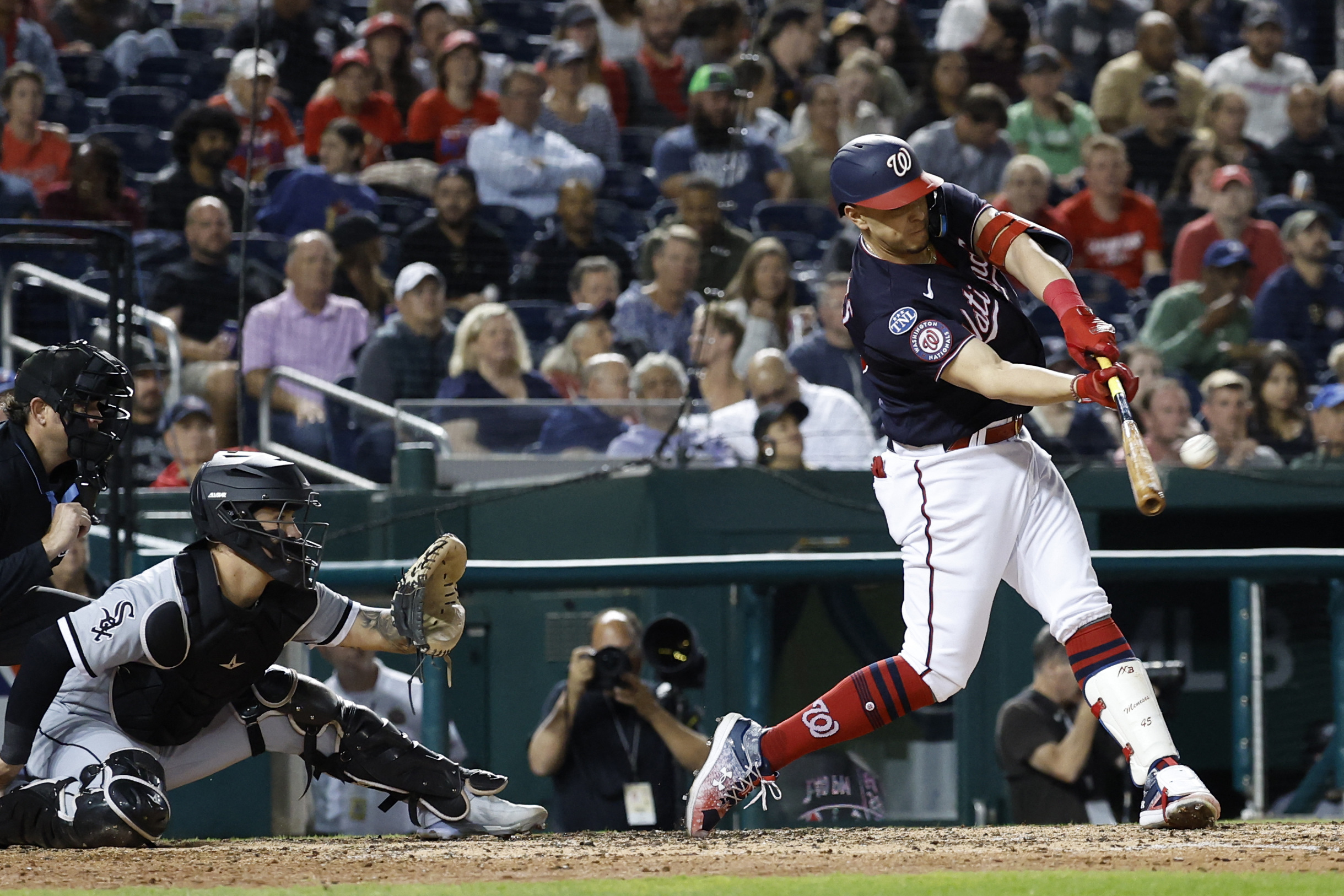 Joey Meneses' pinch-hit blast lifts Nats over White Sox