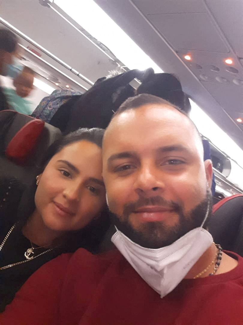 Venezuelan migrants Luis Cazorla and Katherine Carantona travel in Colombia