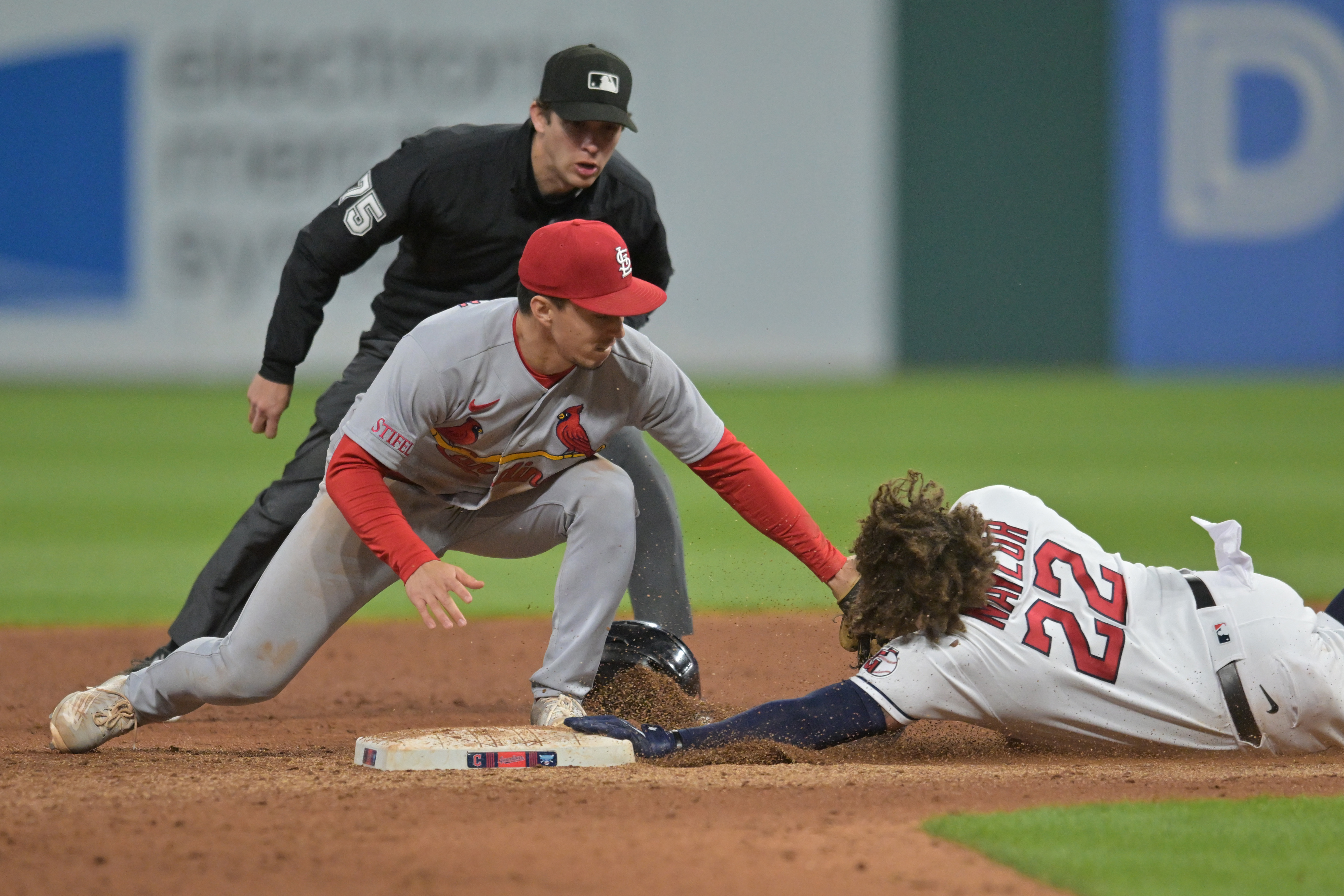 Shane Bieber pitches Guardians to tight win over Cards