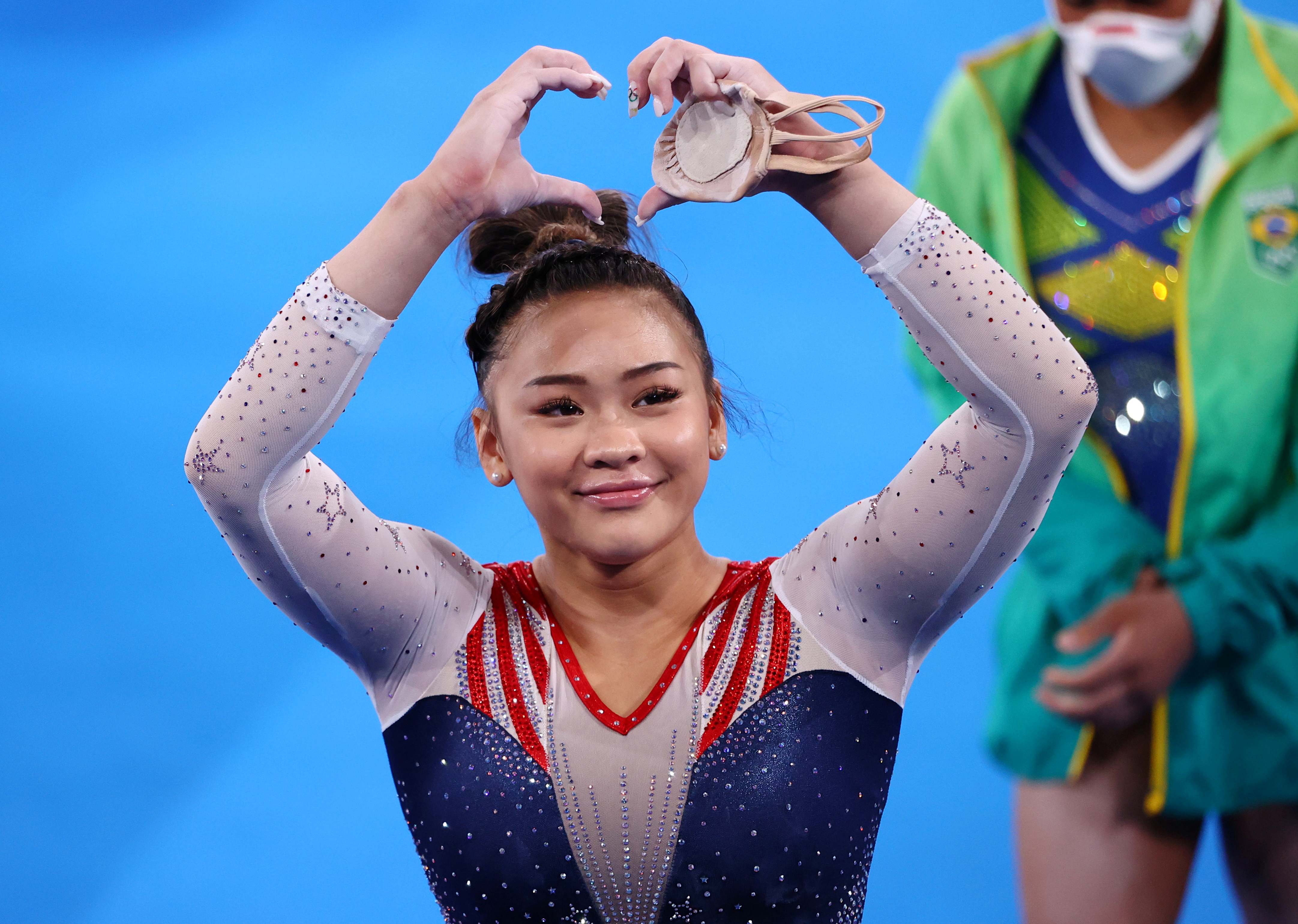 Olympics Gymnastics Usa S Lee Taking Gold Home To Her Father And Hmong Community Reuters
