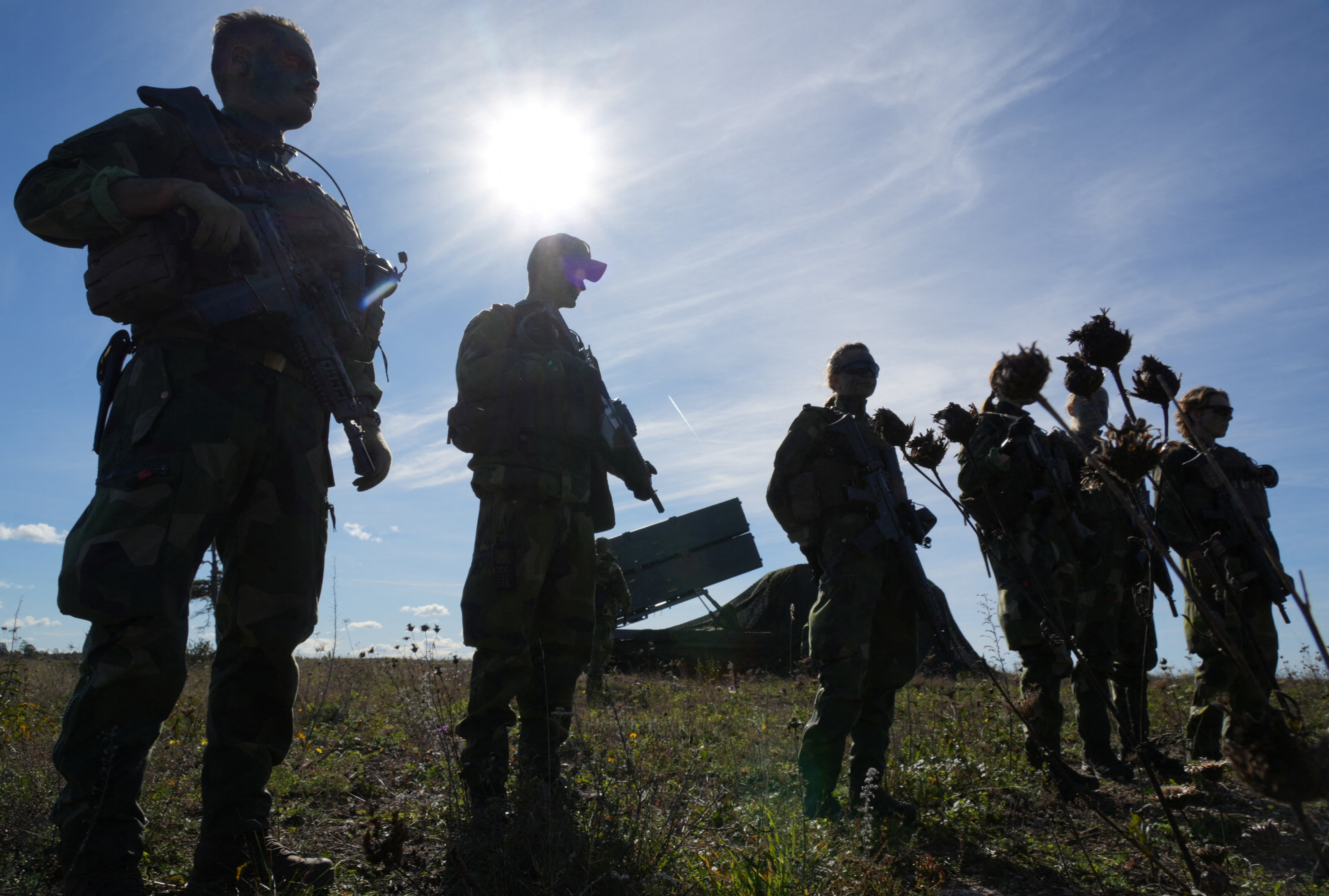 Swedish, Polish forces simulate defence of Gotland amid Baltic tensions | Reuters