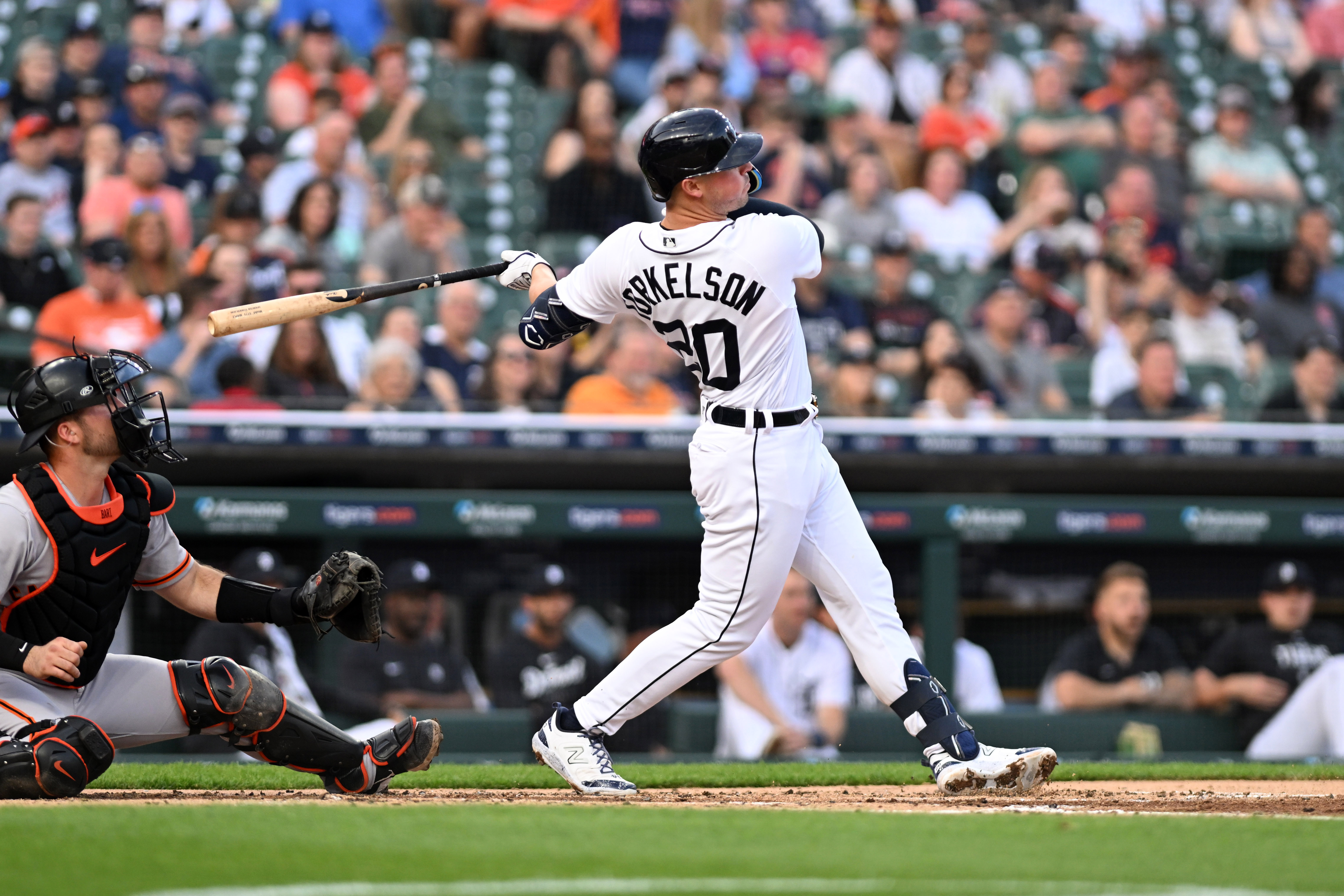 Tigers top Giants, 7-5, on Maton's three-run homer in 11th inning