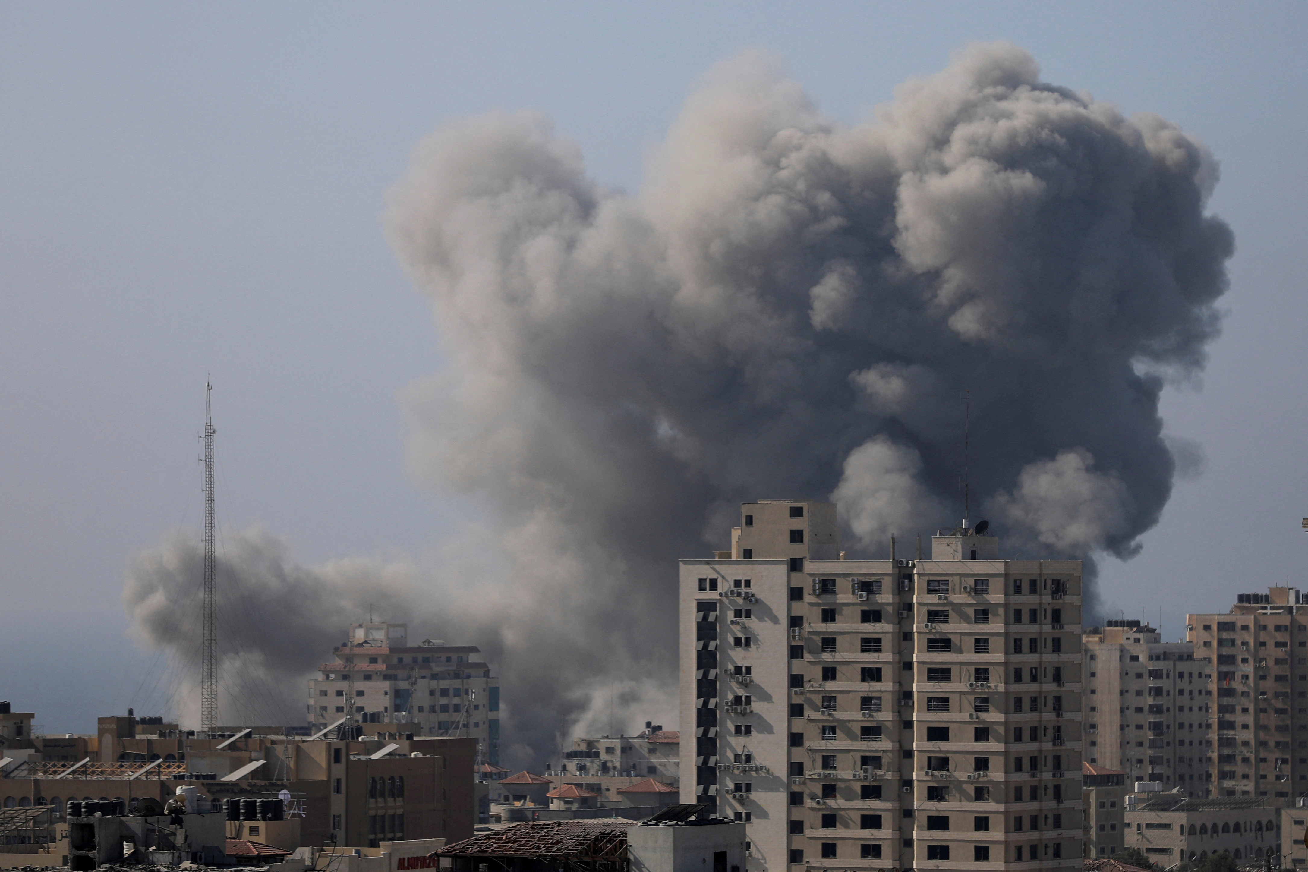 Smoke rises after Israeli strikes in Gaza City – REUTERS