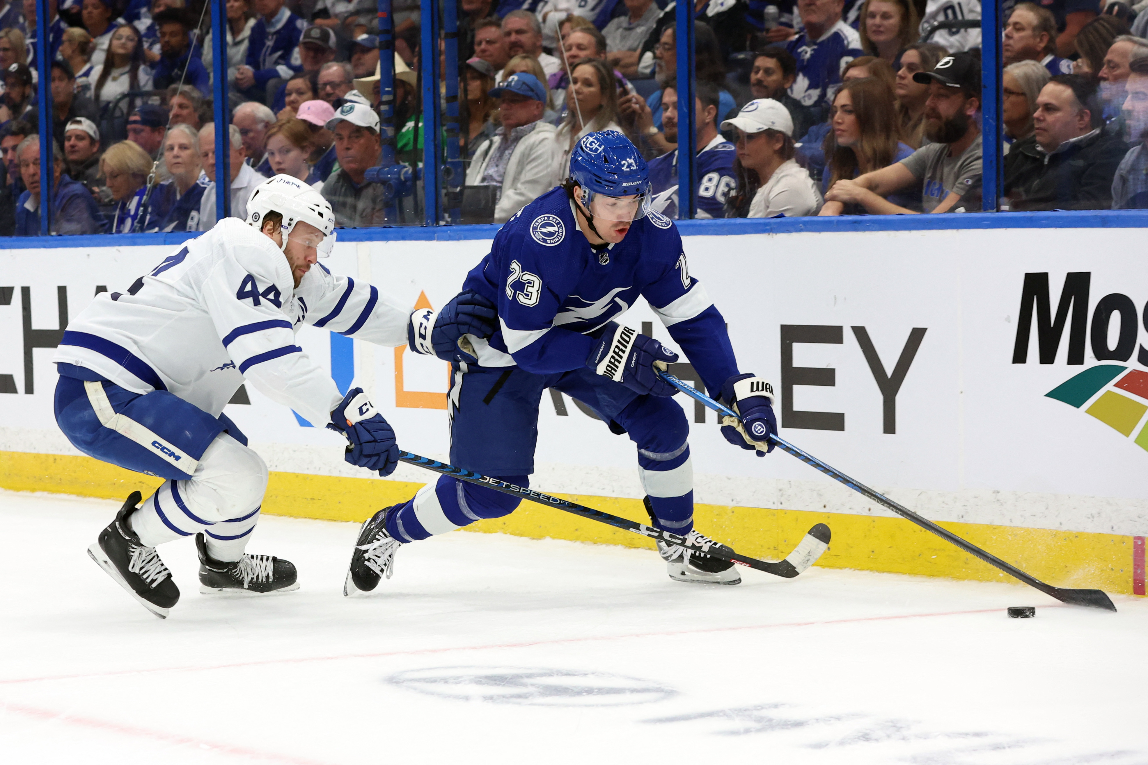 Lightning storm back to edge Leafs in possible playoff preview