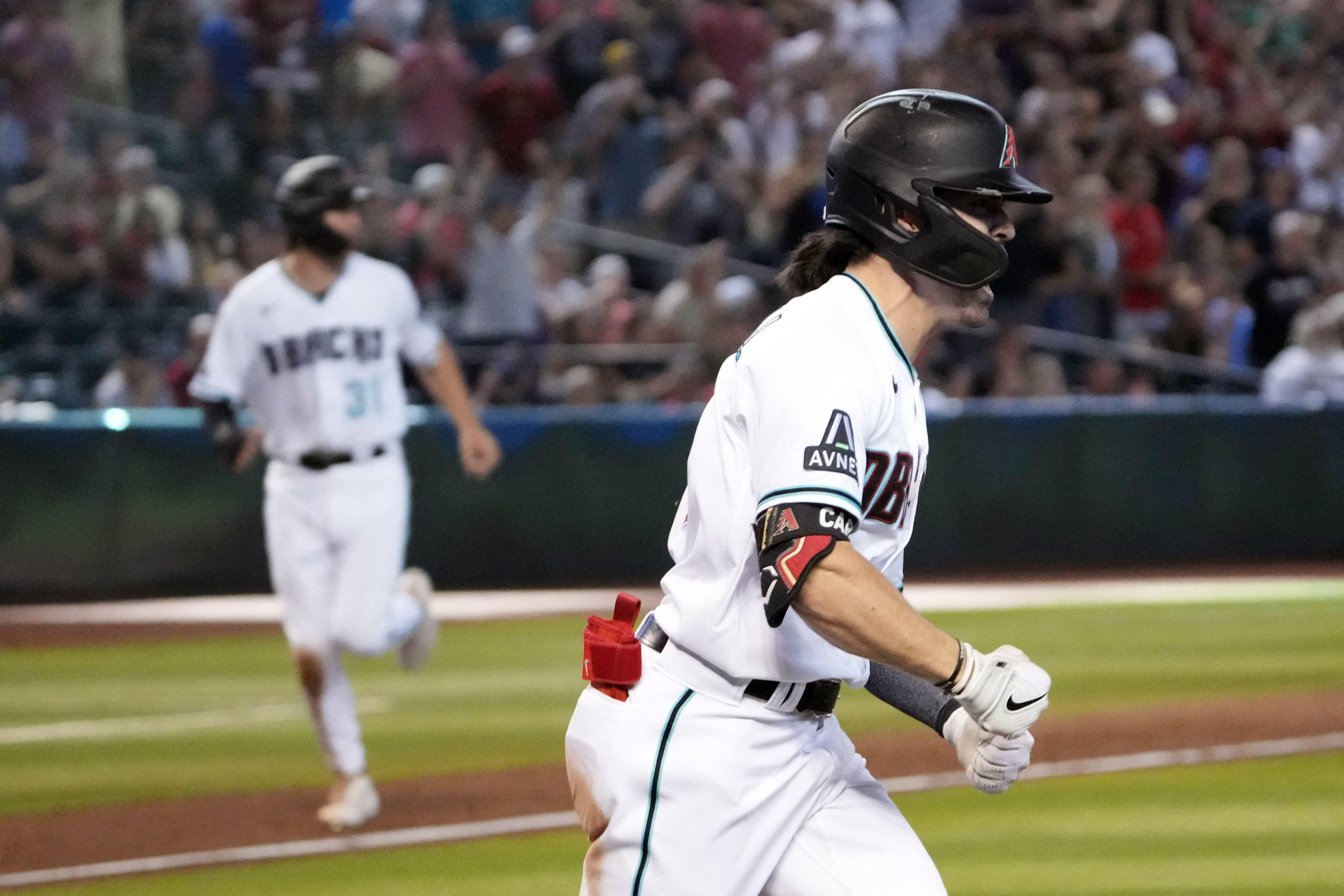 carroll delivers game-winning hit as D-backs top Pirates