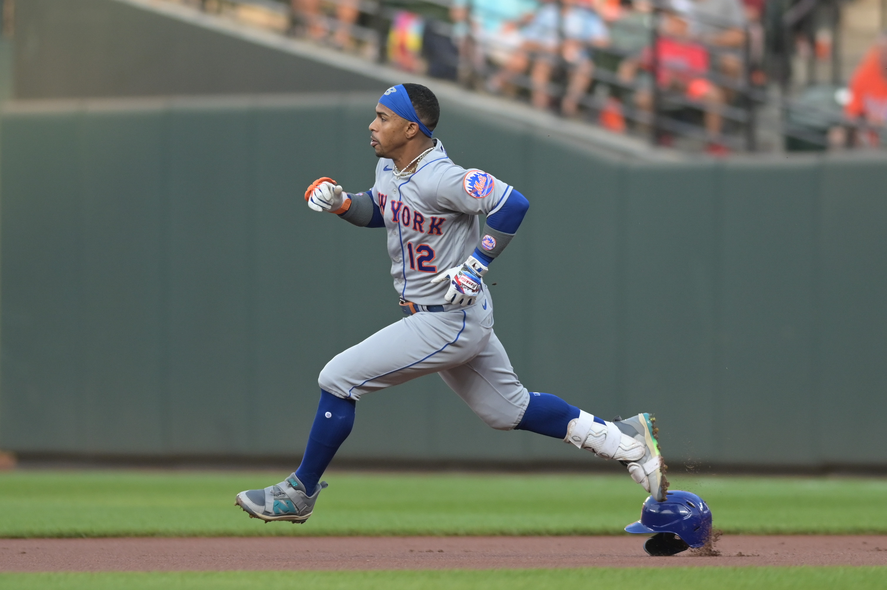 James McCann knocks in five as Orioles manhandle Mets