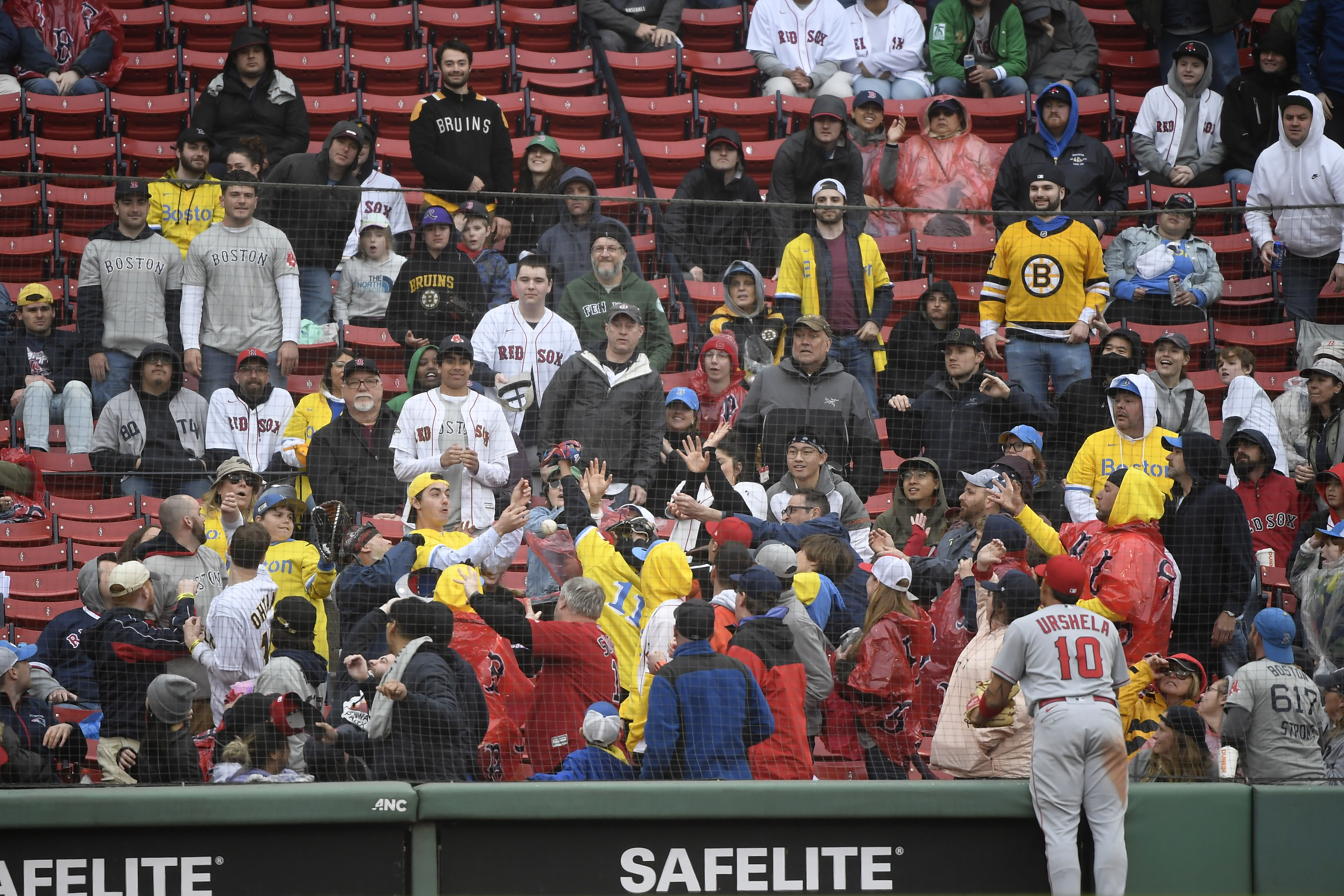 Red Sox 617 Jersey: Team Hangs Uniform, Touching Note In