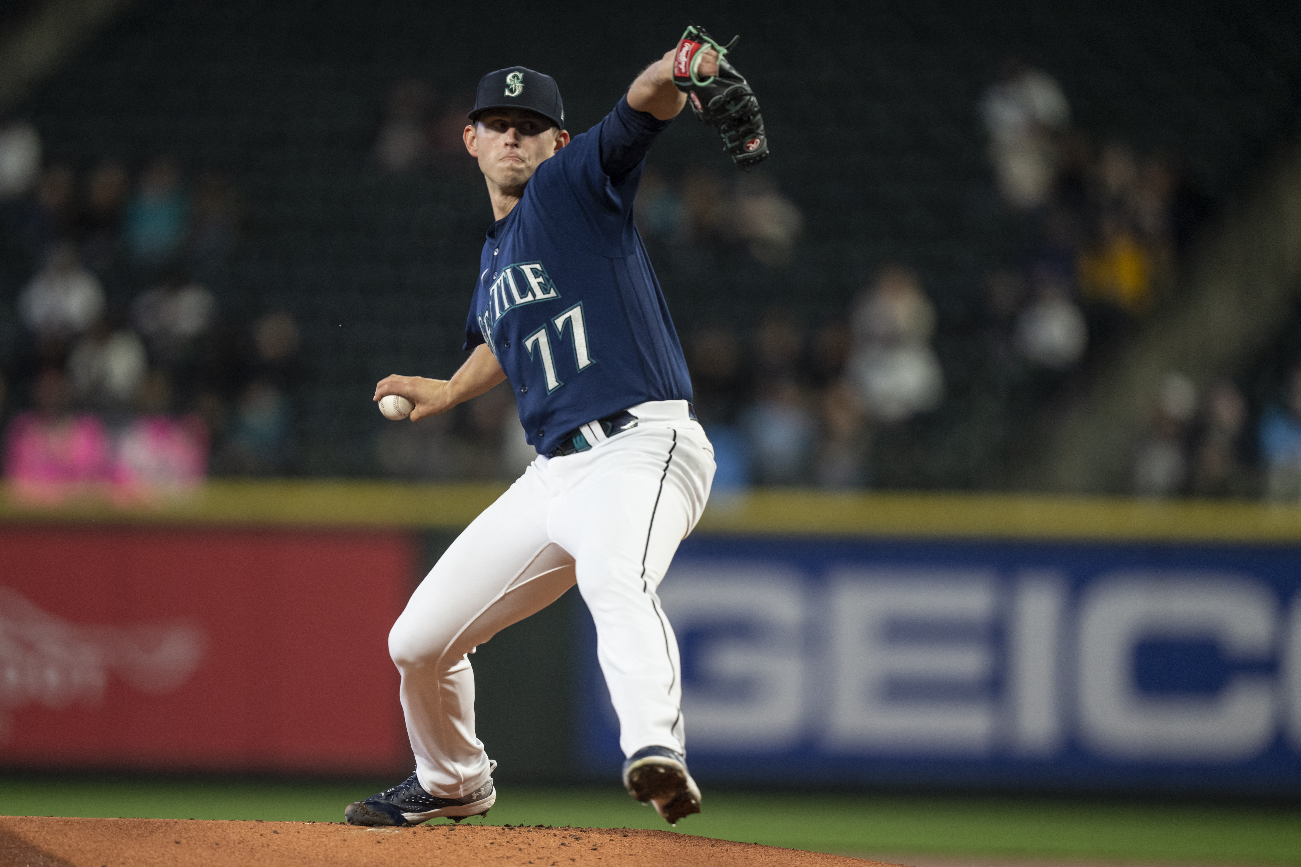 Brewers ace Corbin Burnes leaves game with pectoral strain