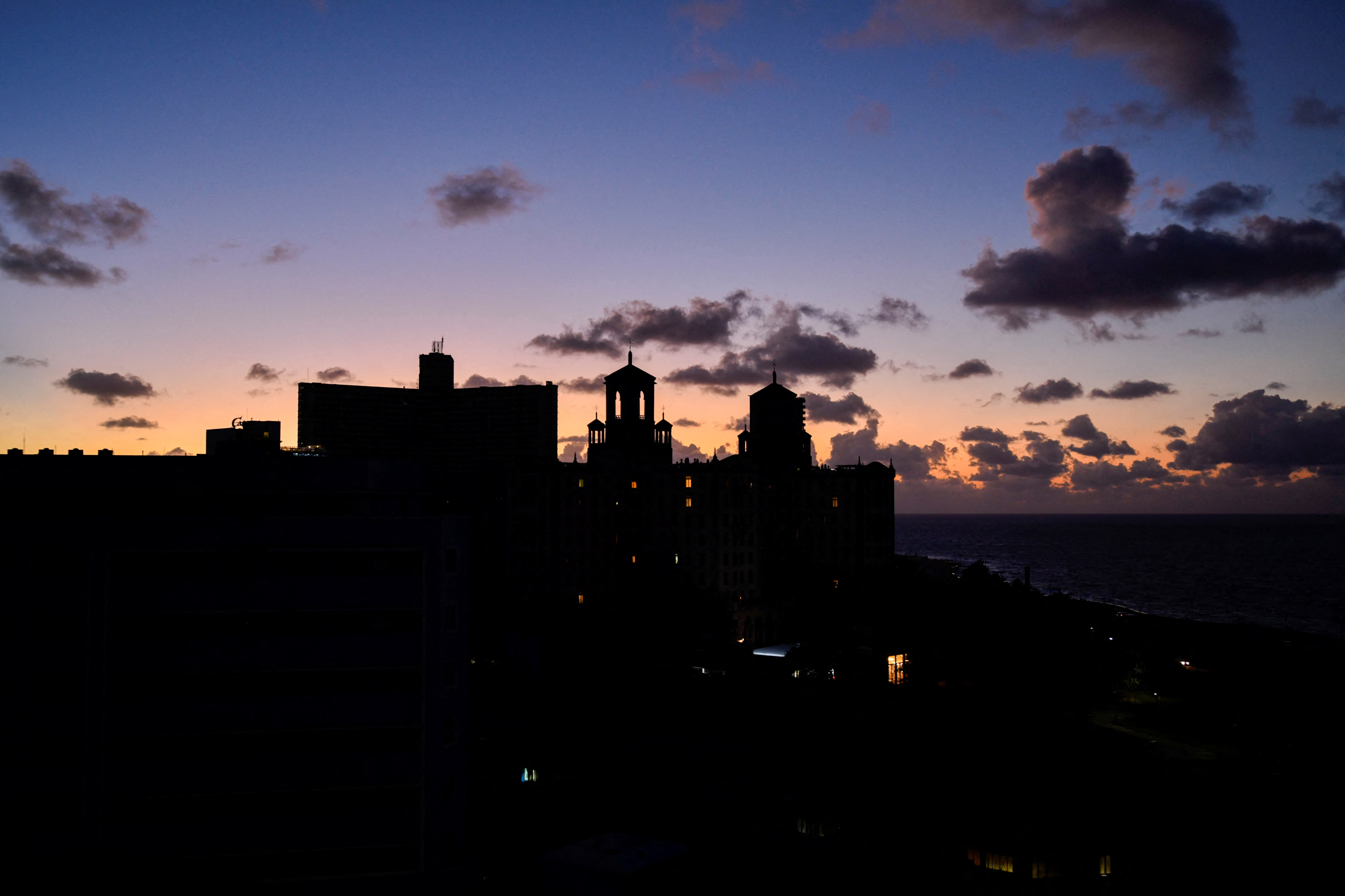 Cuba's electrical grid collapses again amid restoration efforts