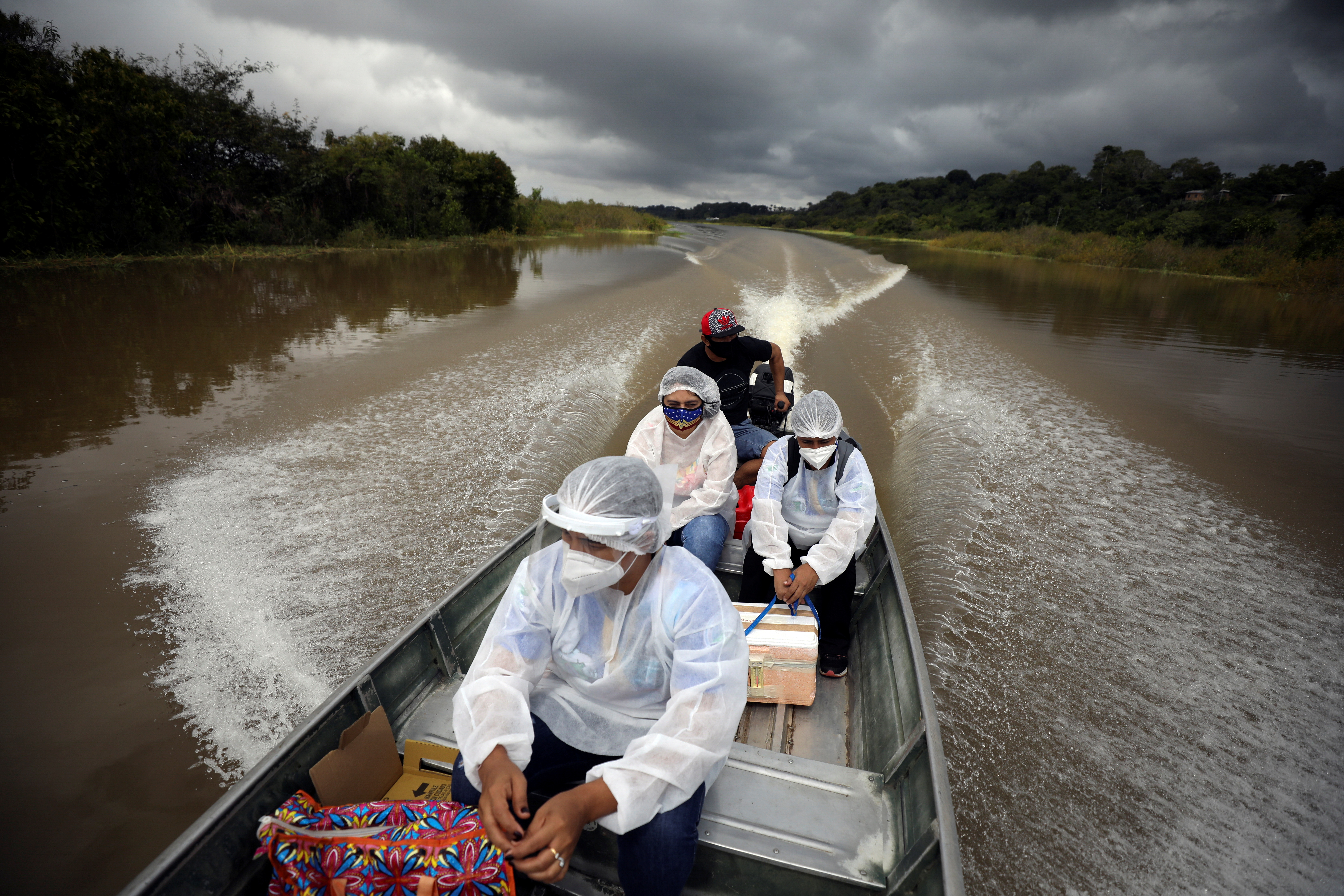 We Ve Lost So Many Brazil Starts Vaccinating Amazon River Dwellers Reuters