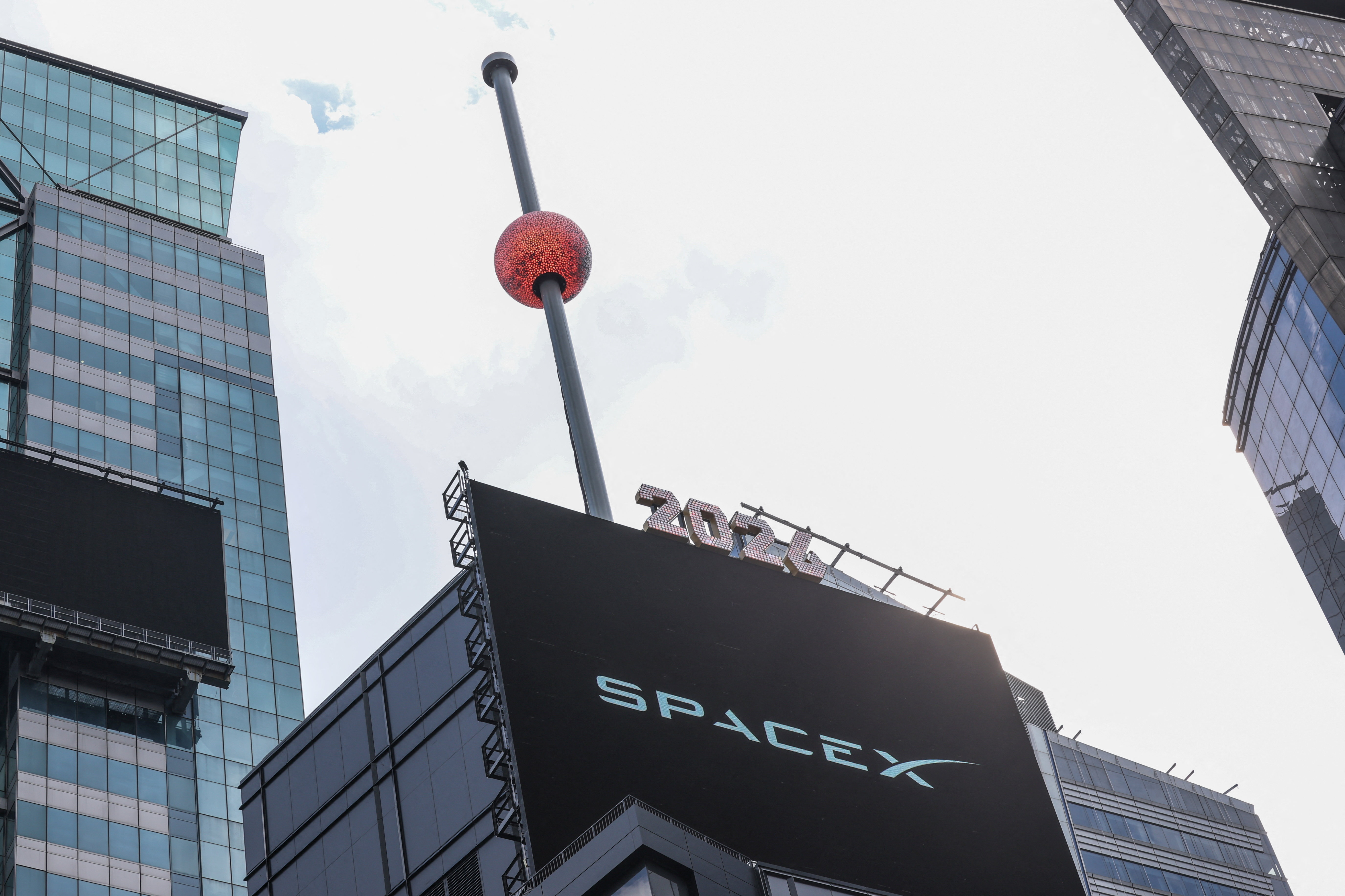SpaceX locks in $60 billion Cursor deal to close gap with rivals in AI  coding race | Reuters