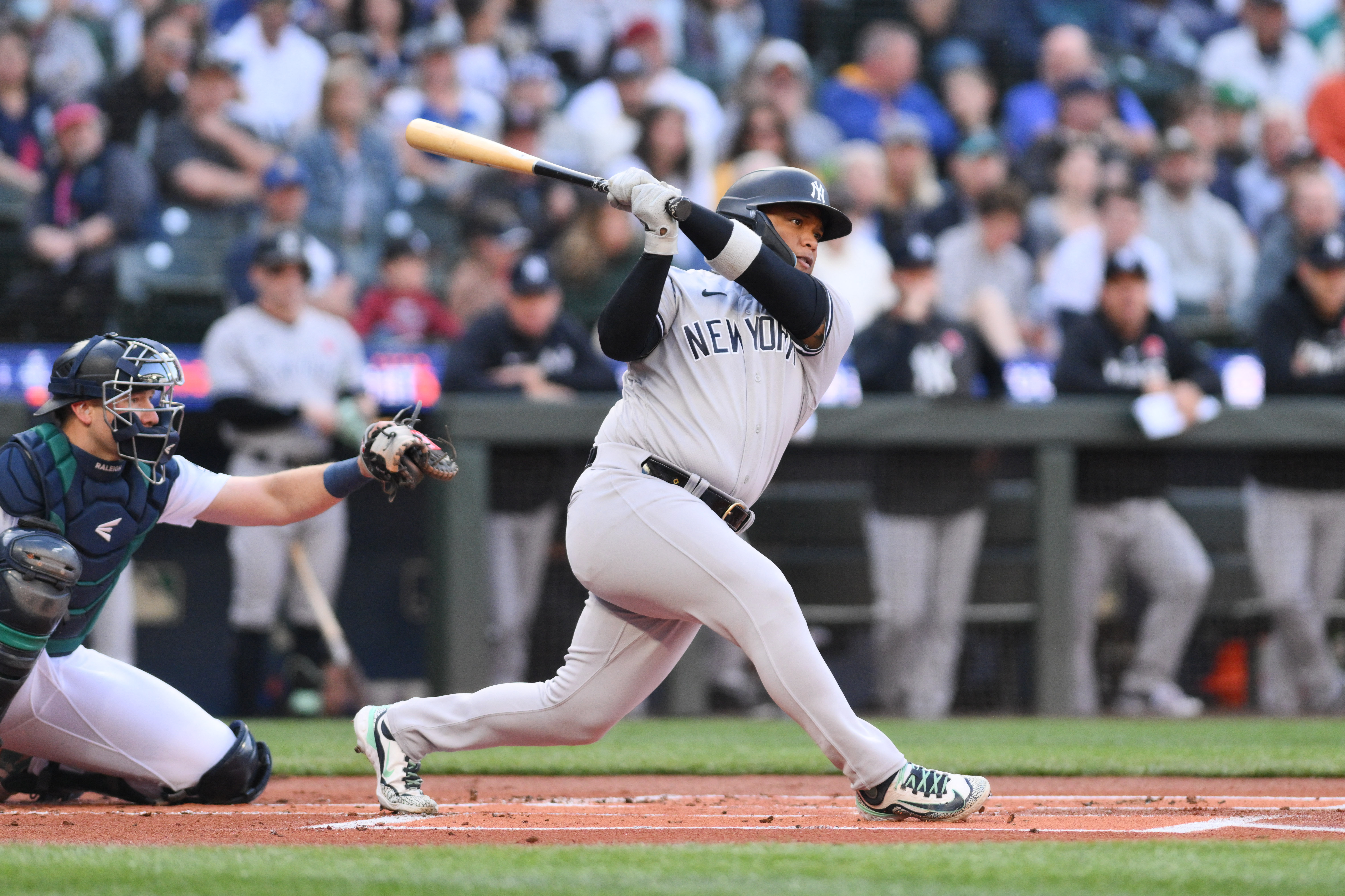 Aar baseball jersey men mlb yankees on Judge homered twice as Yankees beat  Brewers 12-8 to avoid sweep