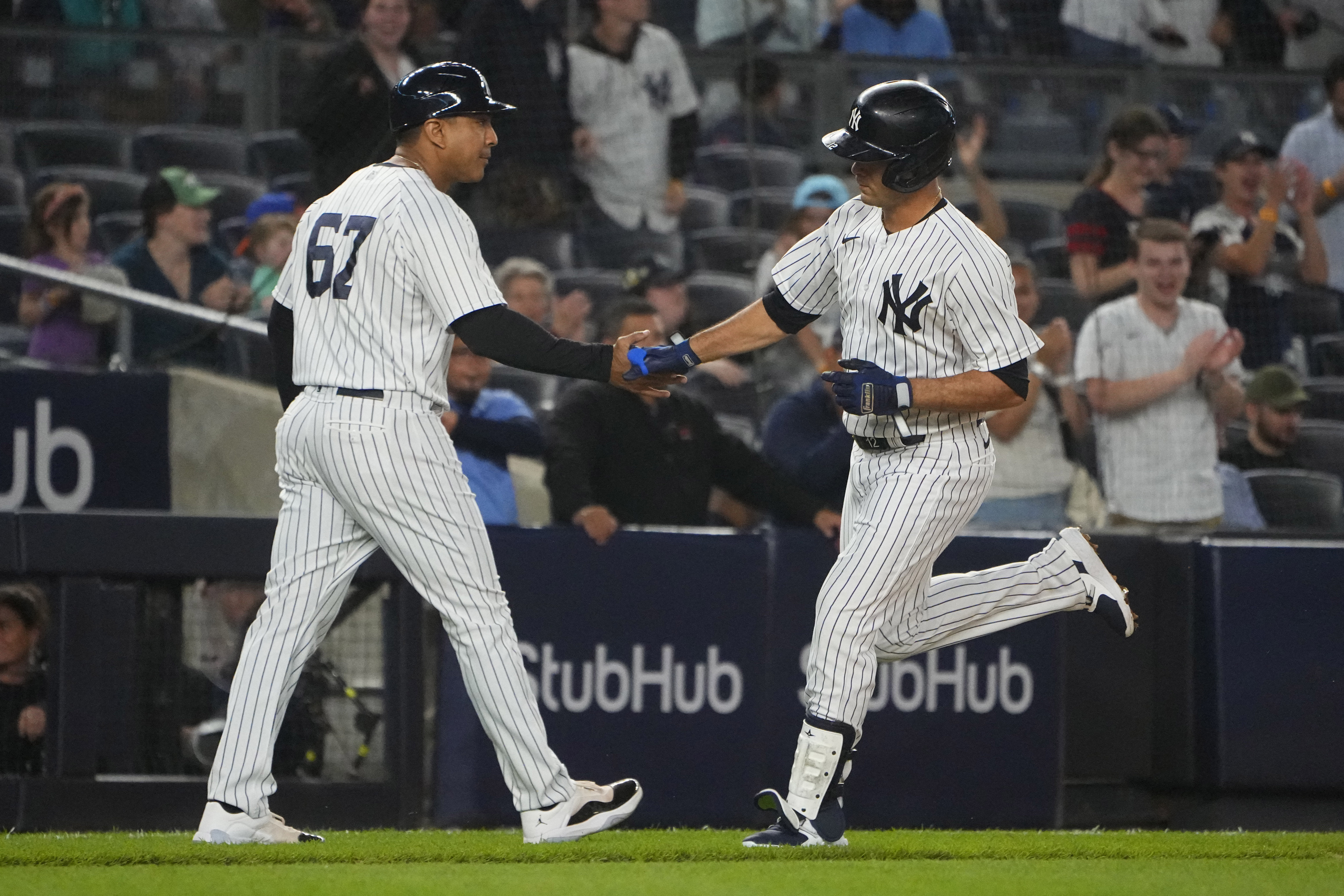 Ex-Mariners help Yankees over sloppy Seattle, Sports