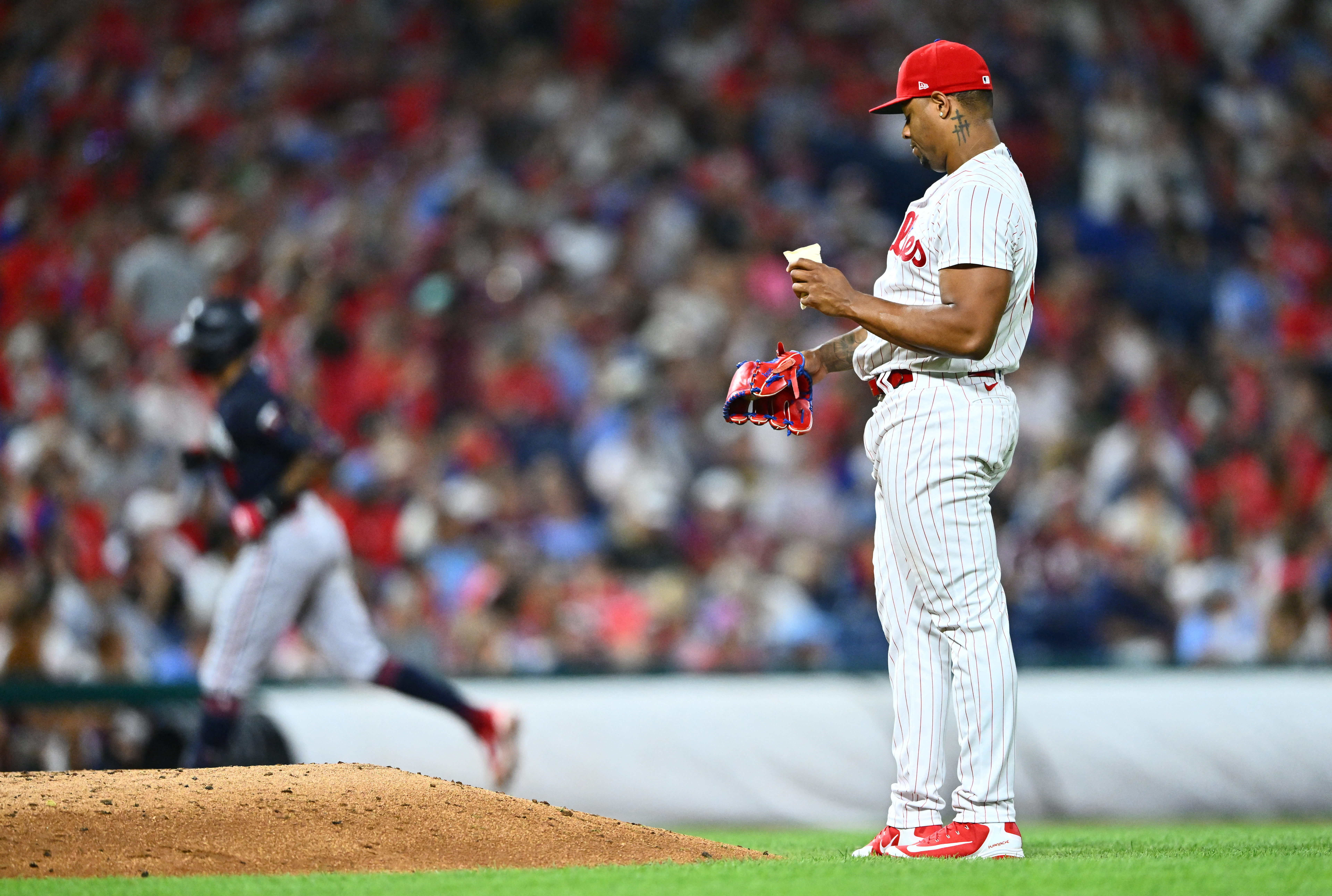 Joey Gallo homers twice, Pablo López throws 6 shutout innings in Twins' 8-1  win over Phillies