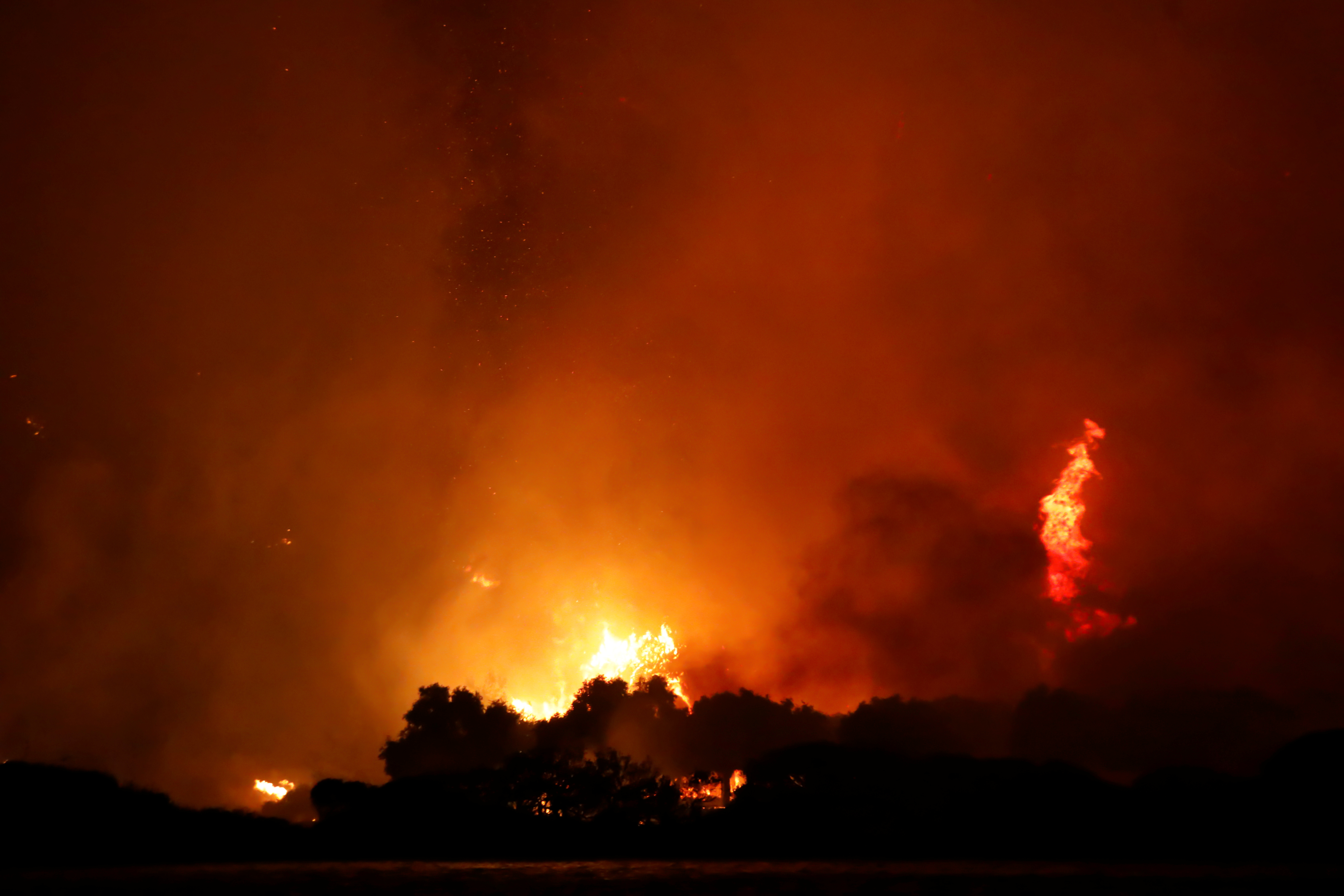 Bodrum's night sky turns orange as Turkey's wildfires rage on