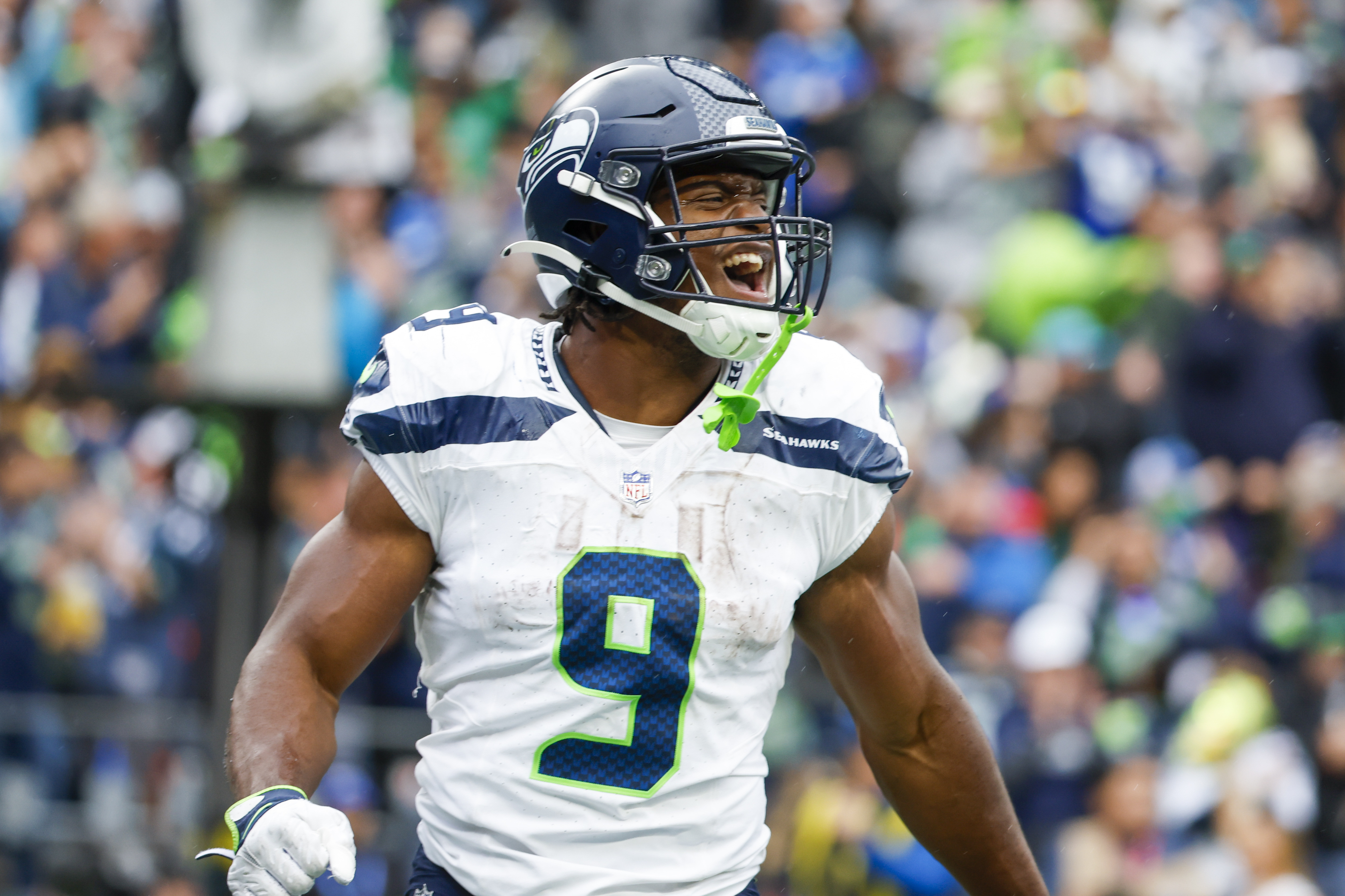 Kenneth Walker III powers Seahawks past Panthers, Fieldlevel