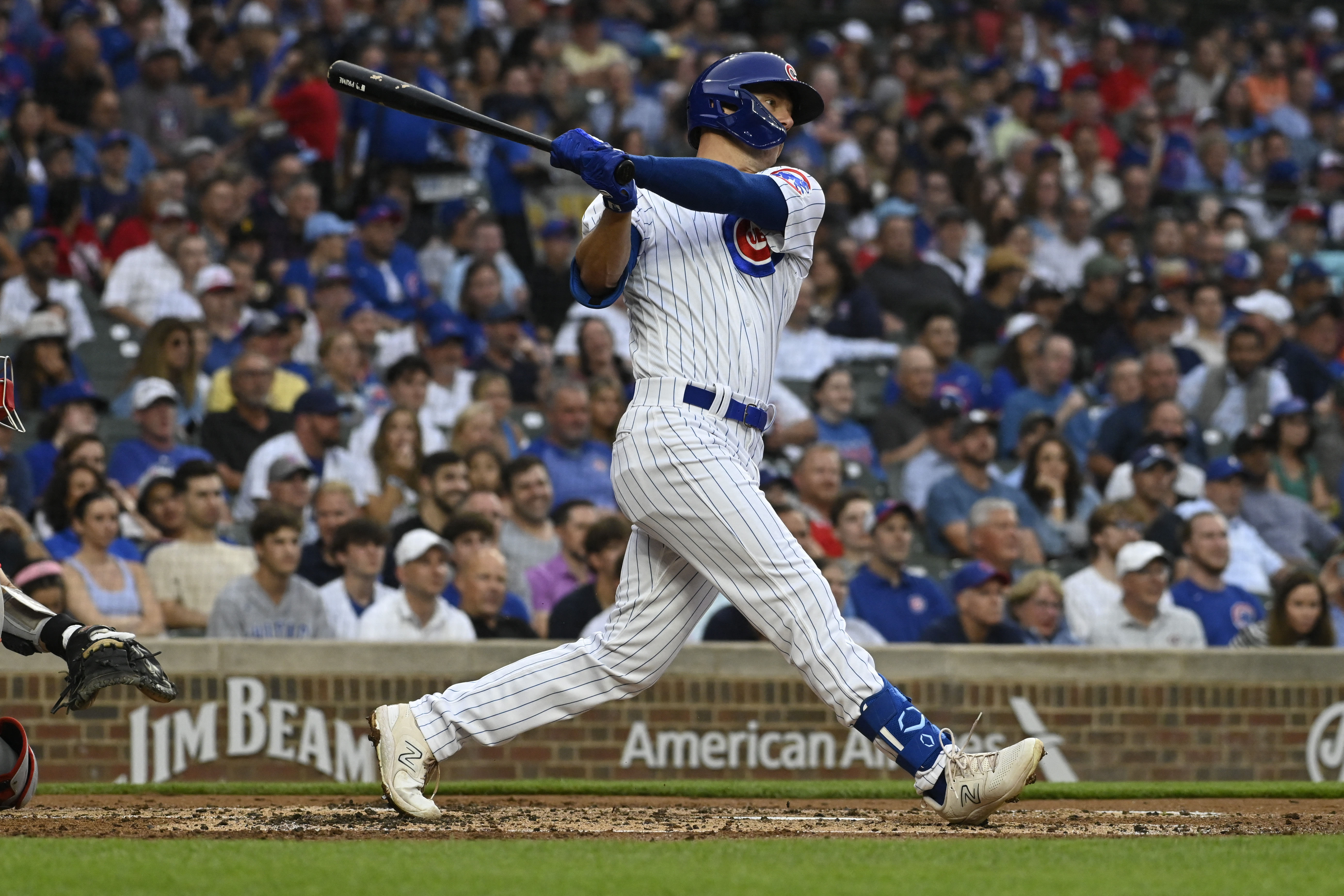 Cubs snap 5-game losing streak with 10-1 romp over Phillies