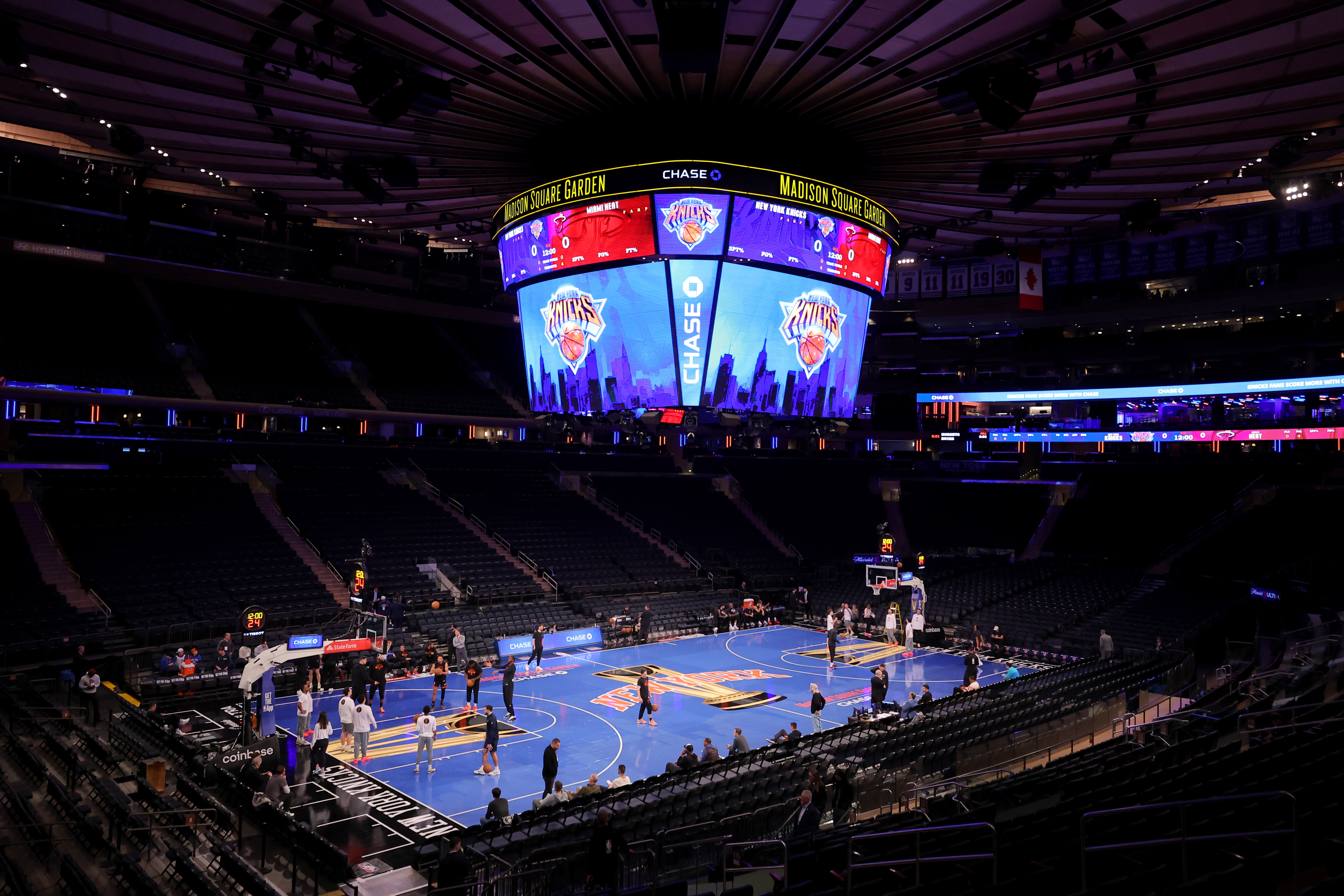 Karl-Anthony Towns drops 39 as Knicks top Heat in NBA Cup action | Reuters, image size:5631x3754