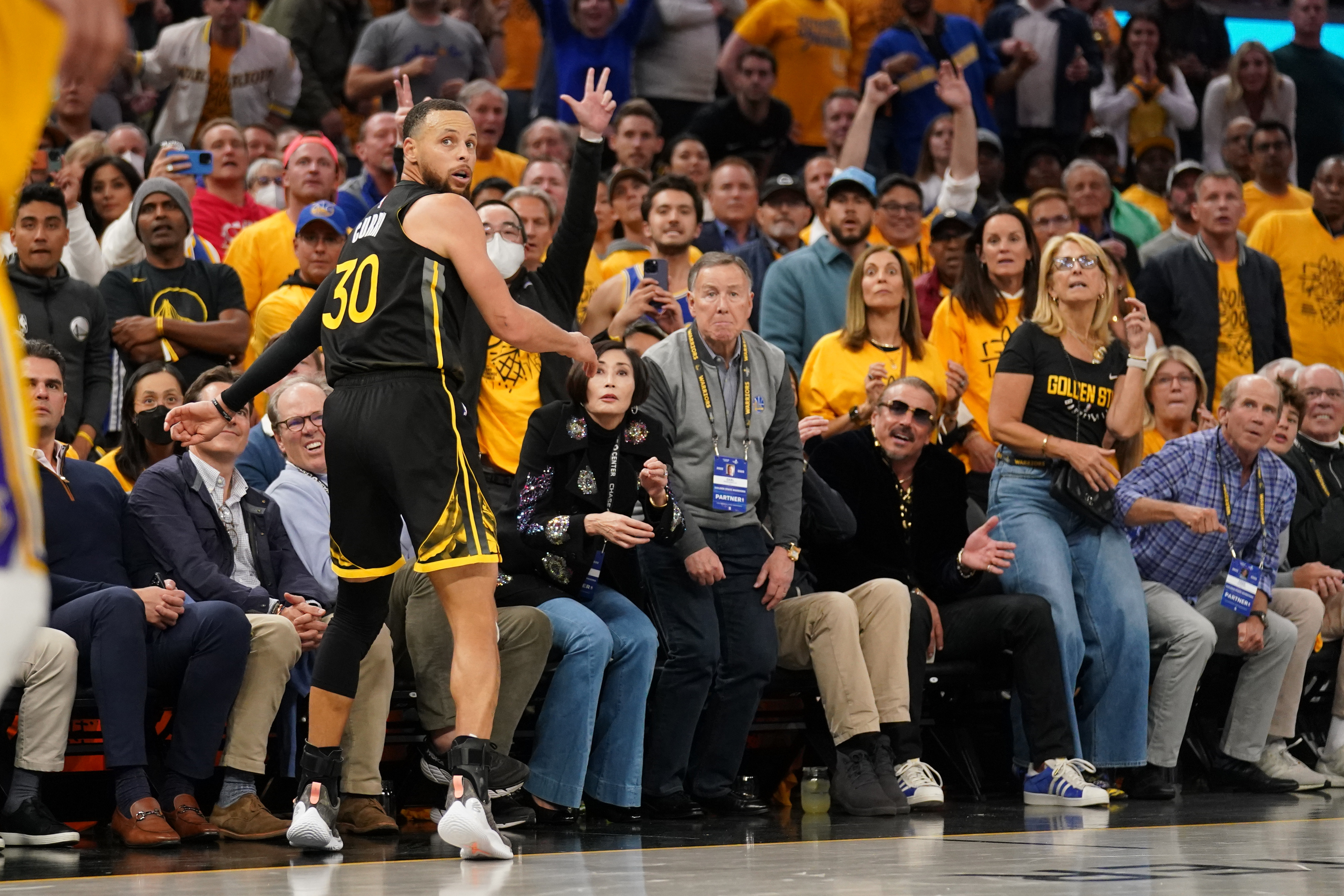 The Playoffs » Davis domina e Lakers superam Warriors no primeiro