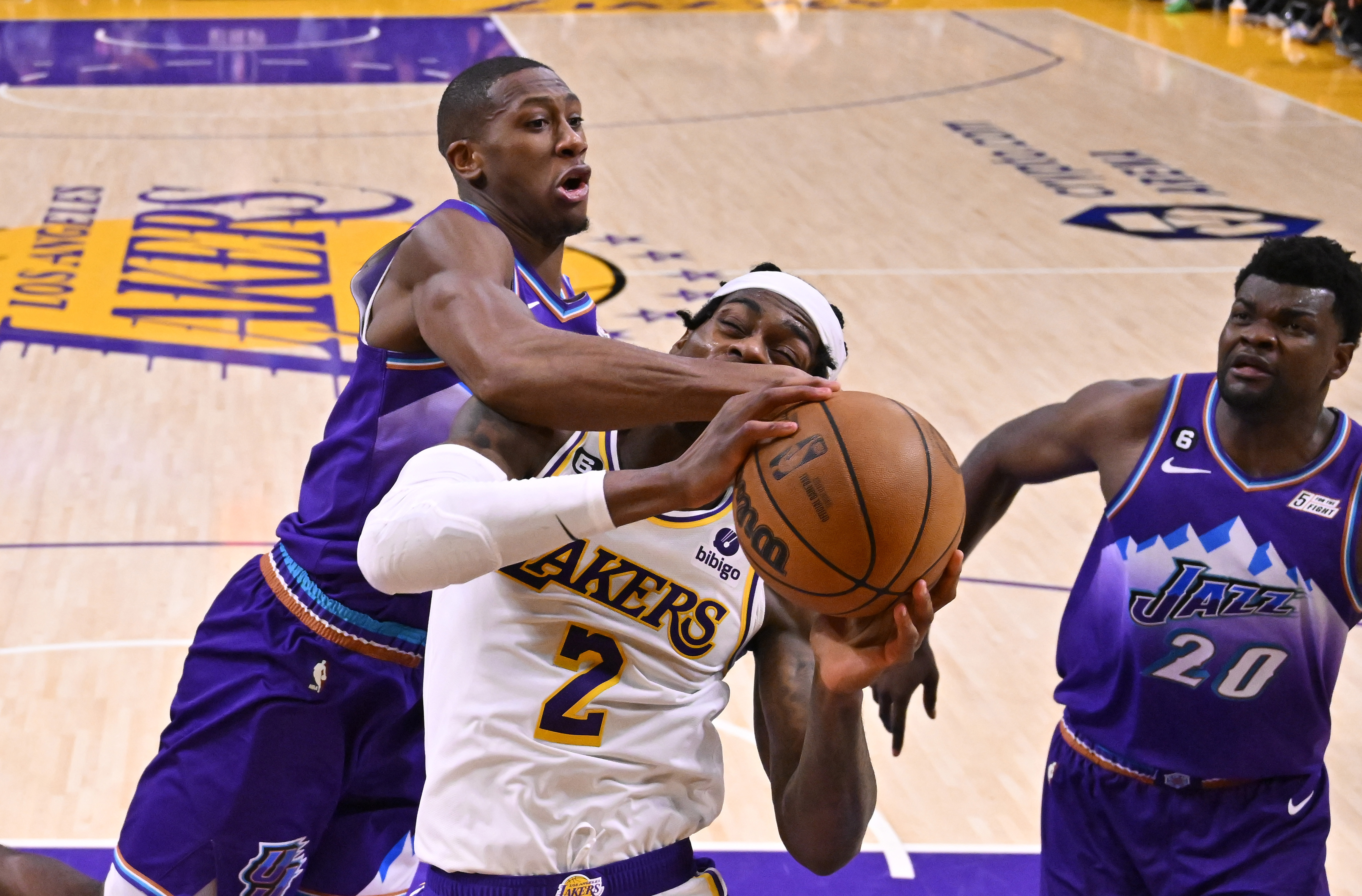 Lakers defeat Jazz for ninth win in 11 games