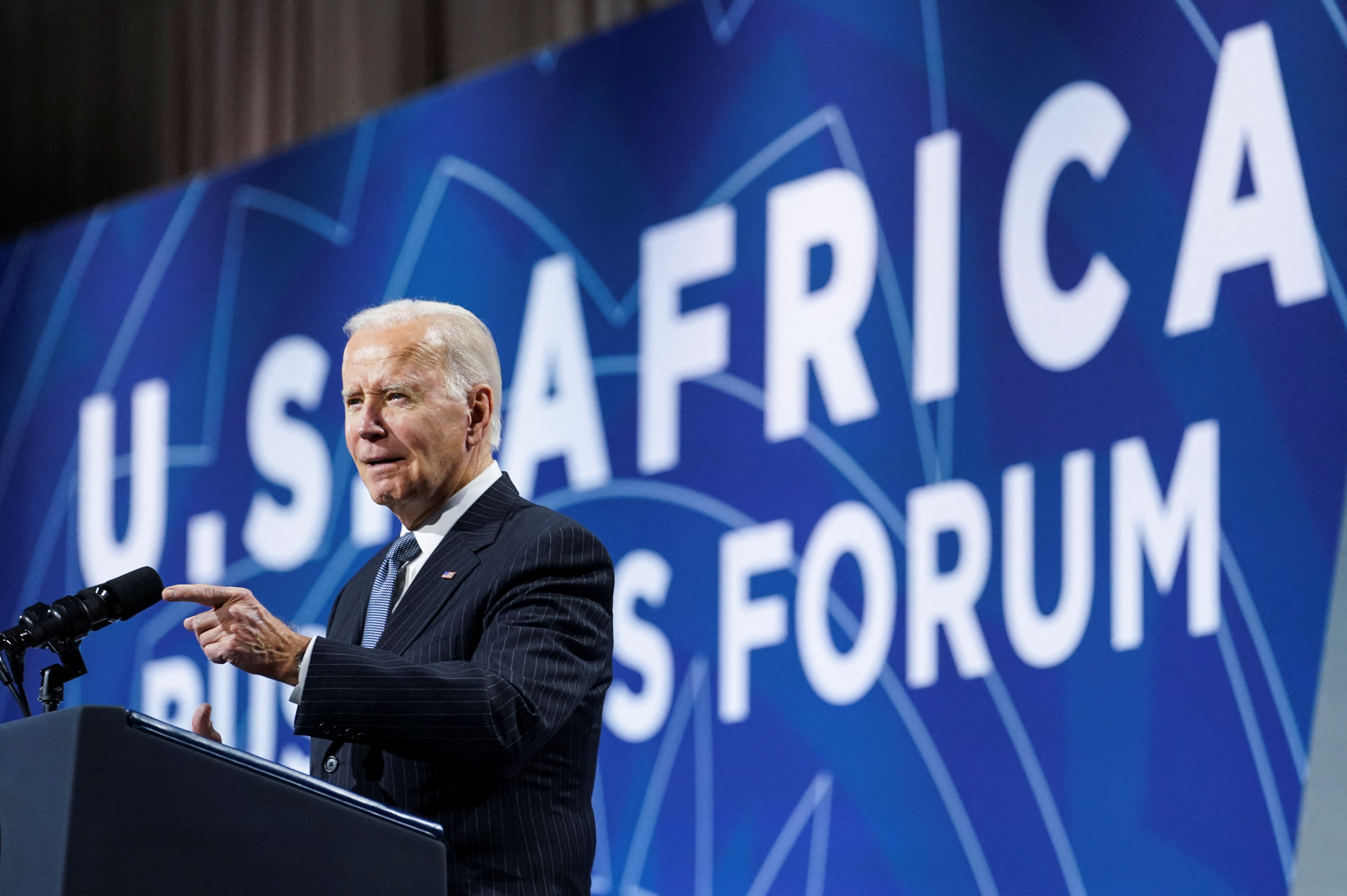 Americký prezident Biden vystupuje na summite lídrov USA a Afriky v roku 2022 vo Washingtone