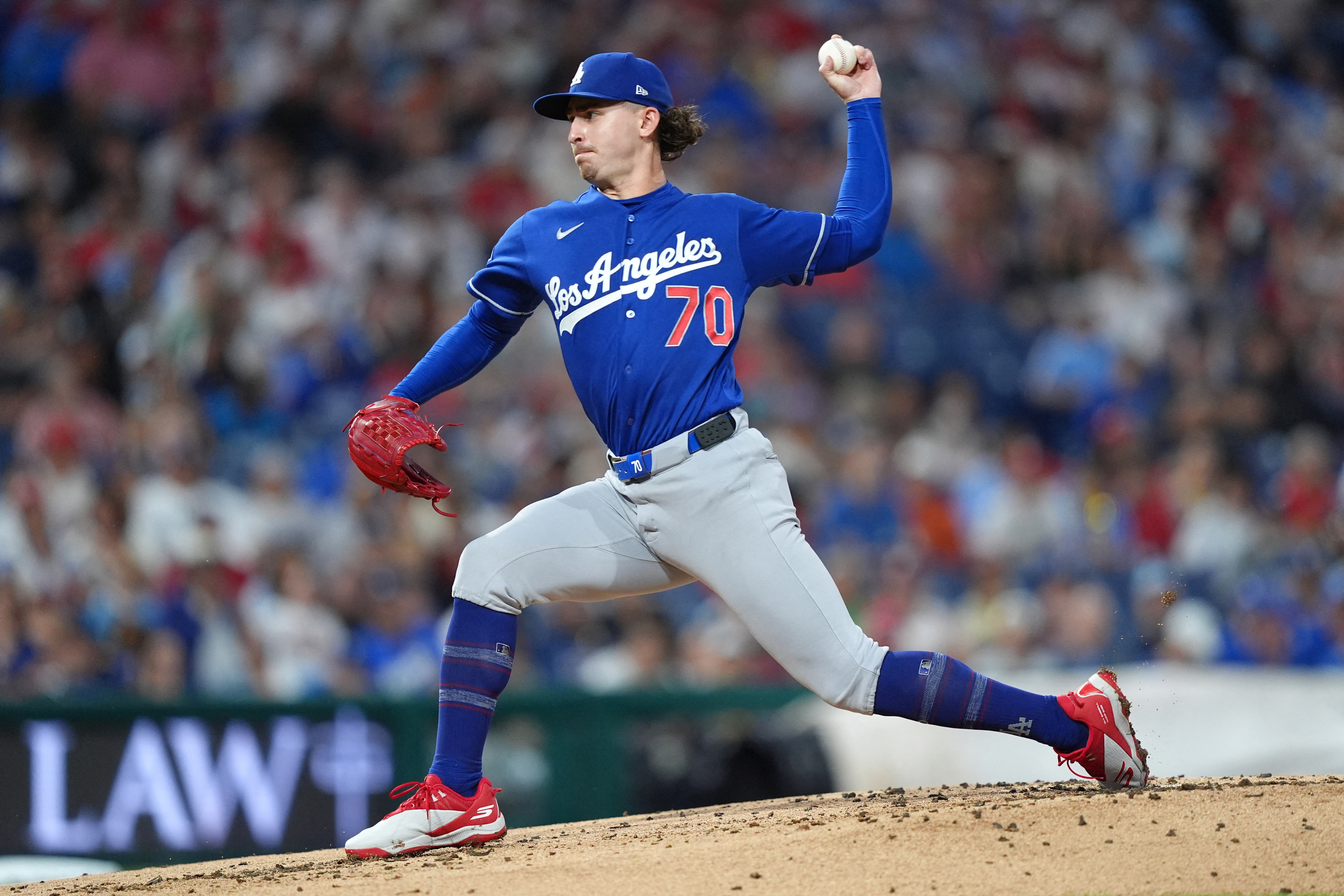 Max Muncy's homer enough offense for Dodgers to beat Phillies
