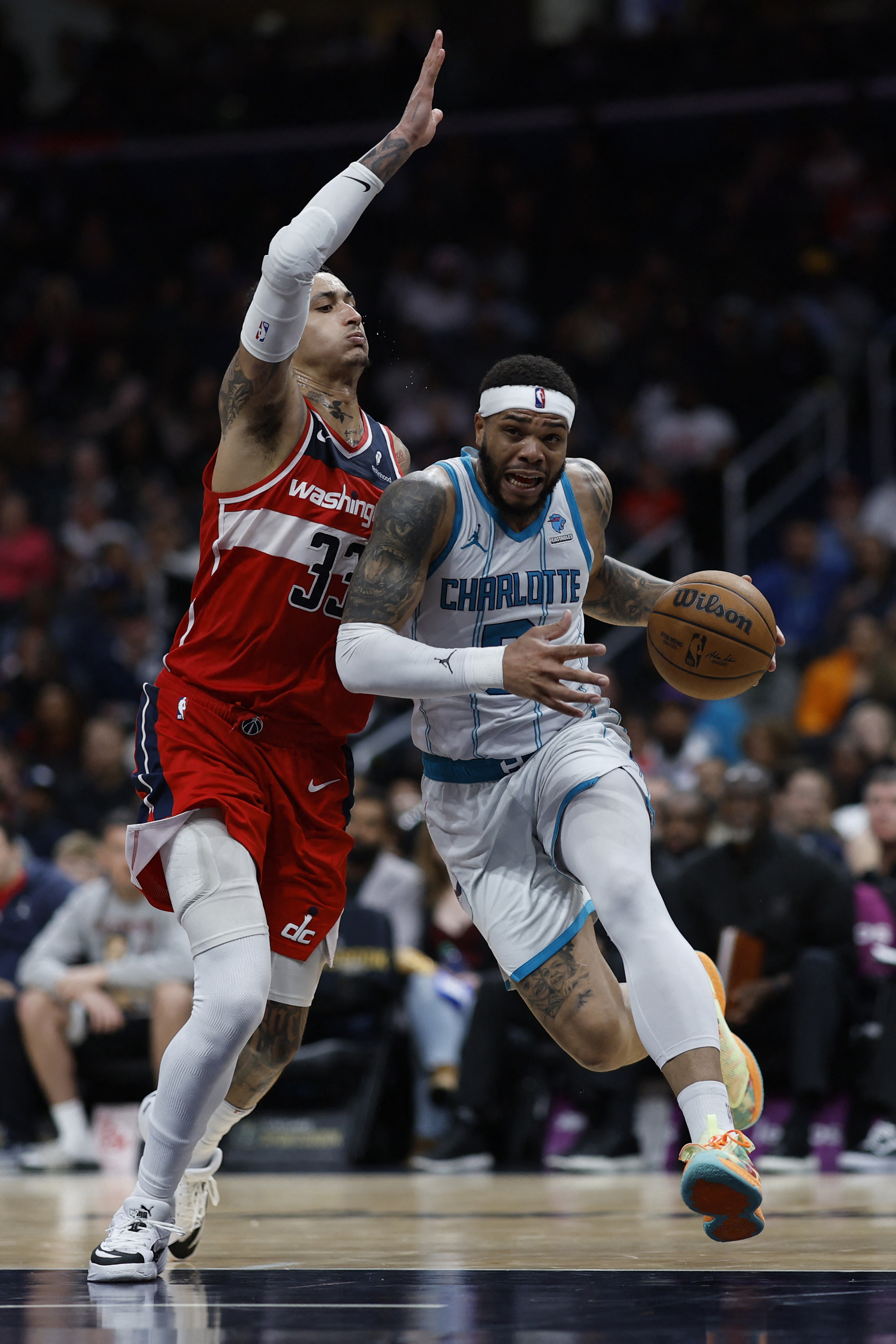 Wizards rally past Hornets to end 16-game skid