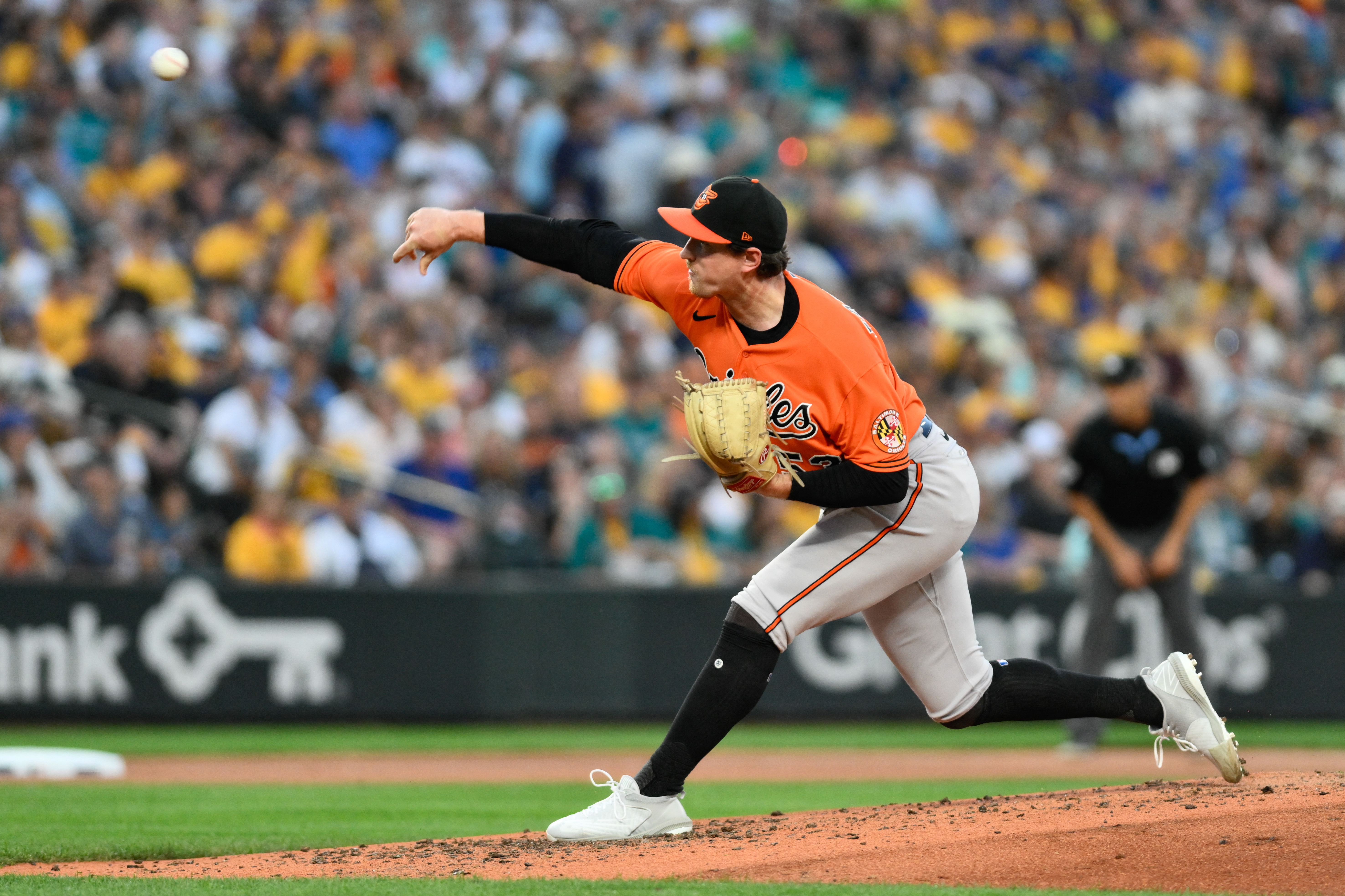 Mountcastle's hit in the 10th gives Orioles a 1-0 win over Mariners, snaps  Seattle's win streak