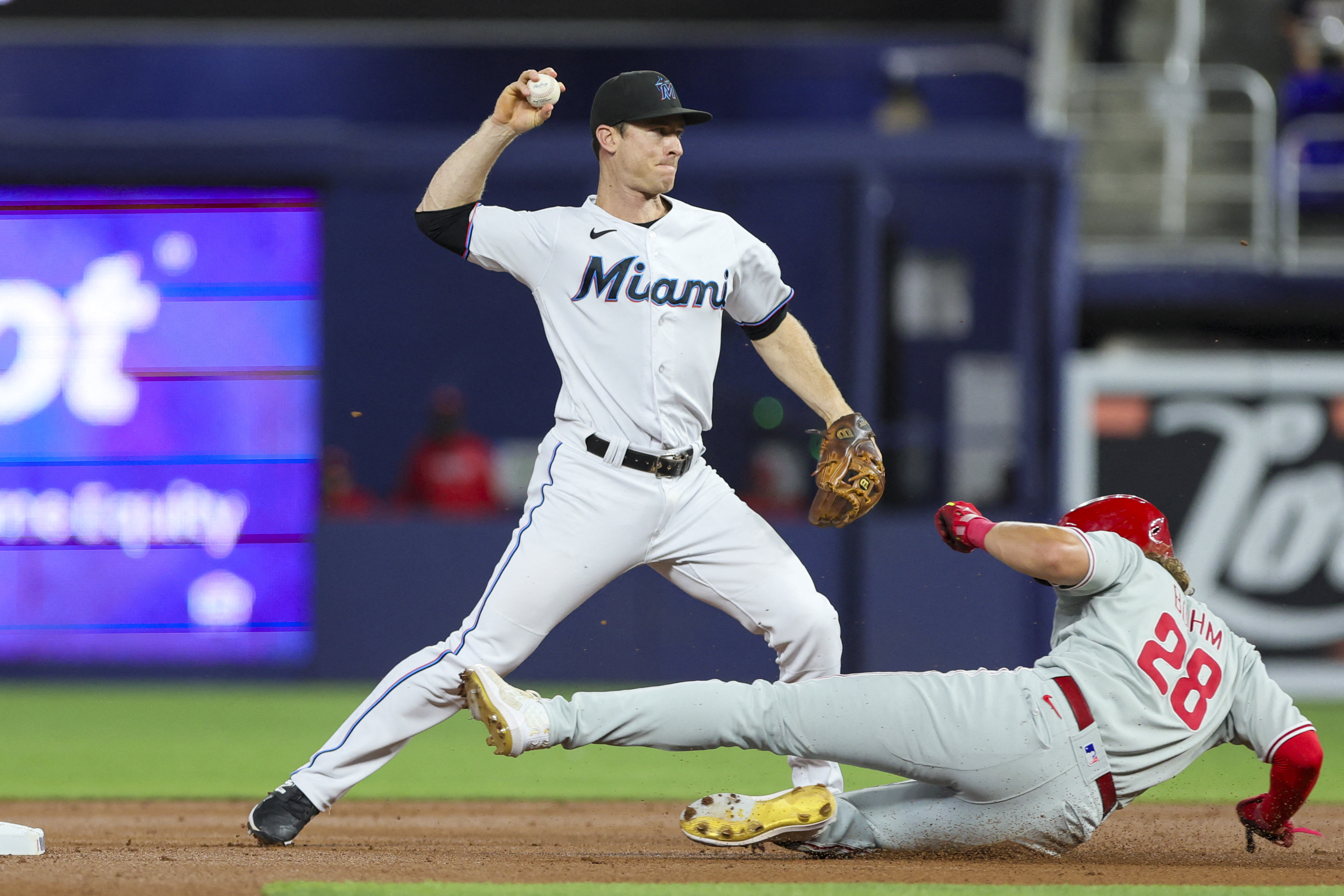 Marlins rally in ninth to overcome Gary Sánchez, Padres 2-1