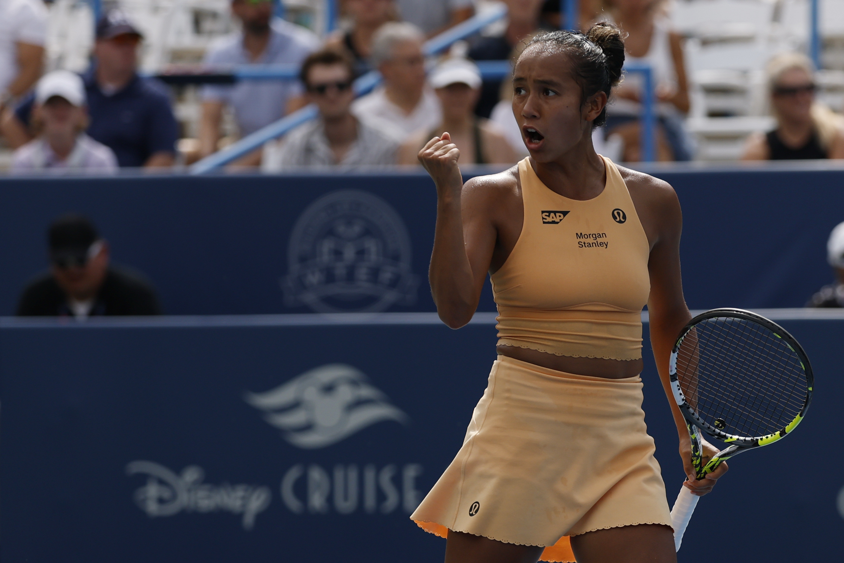 Fernandez cruises past Kalinskaya to claim Washington Open title