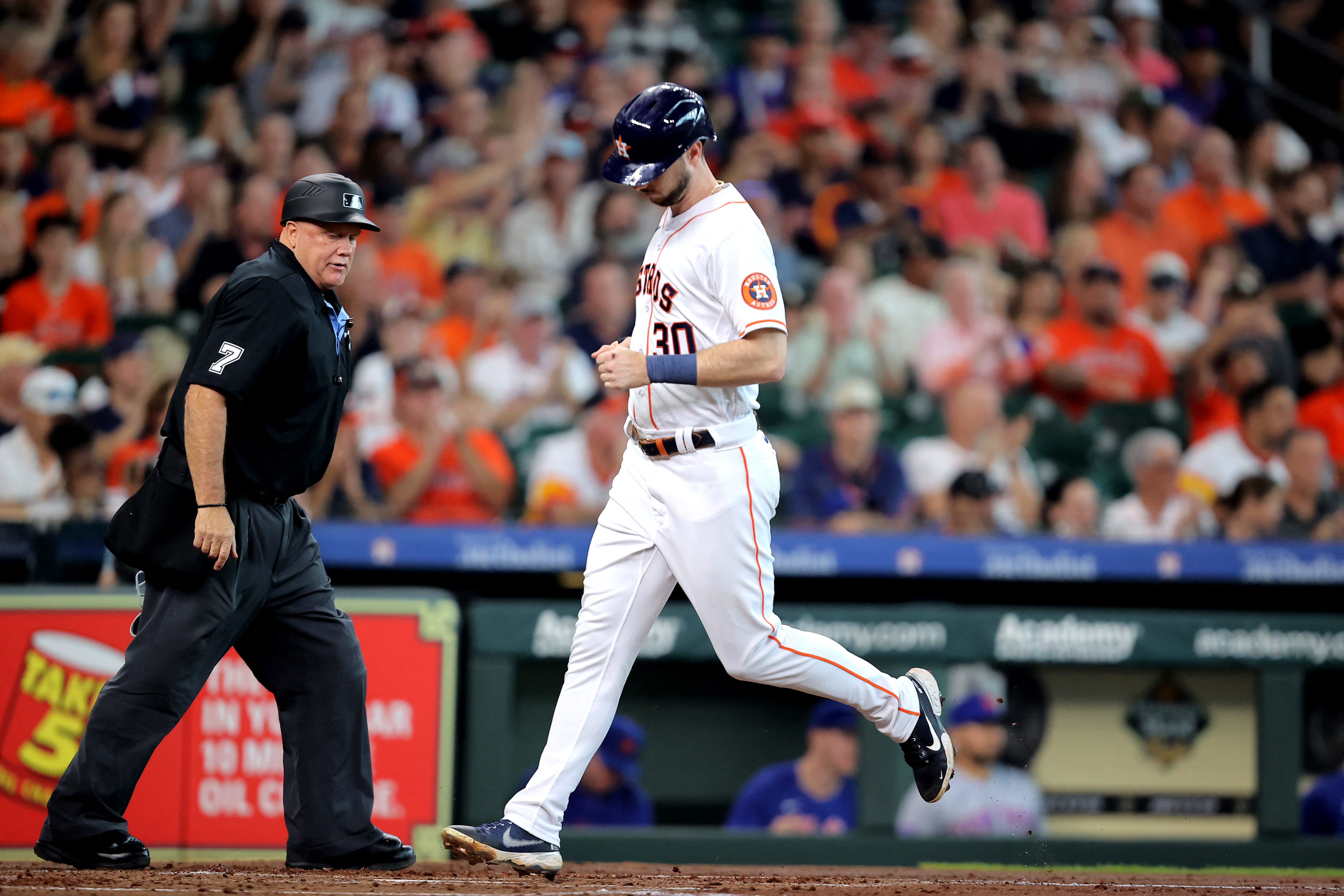 Houston Astros outlast New York Mets 10-8